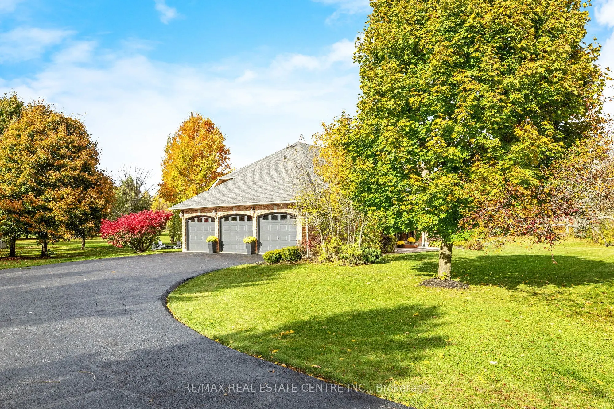 2255 Mohawk Trail