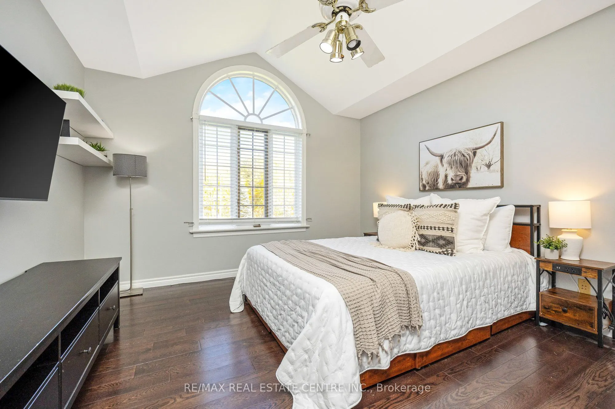 2255 Mohawk Trail