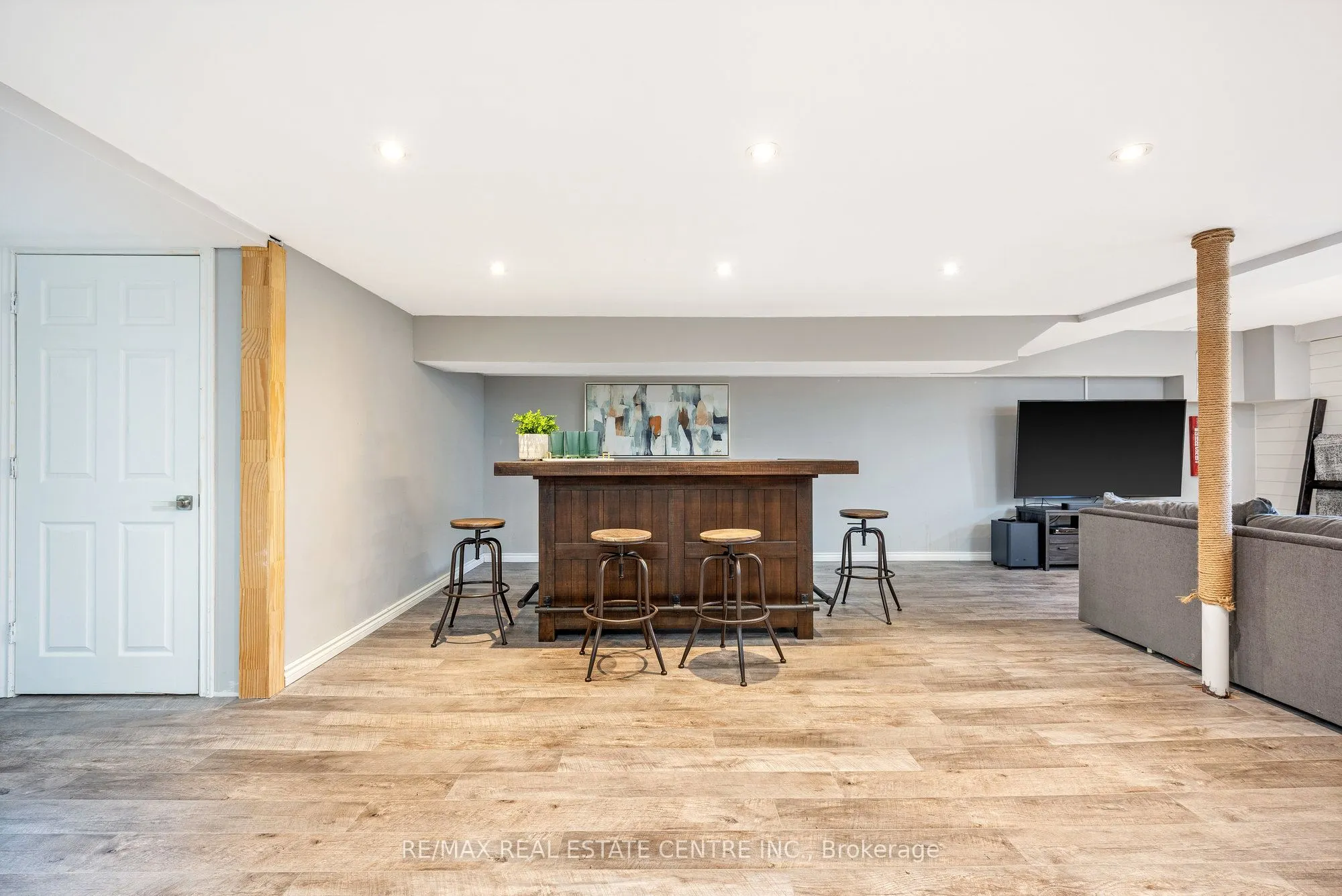 2255 Mohawk Trail