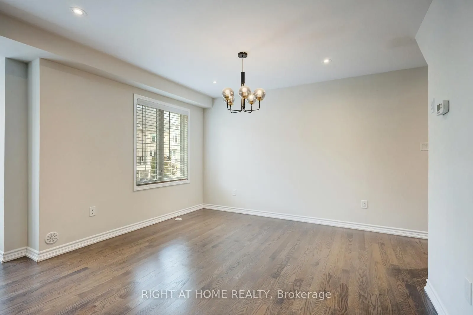 3082 Harbell Gate