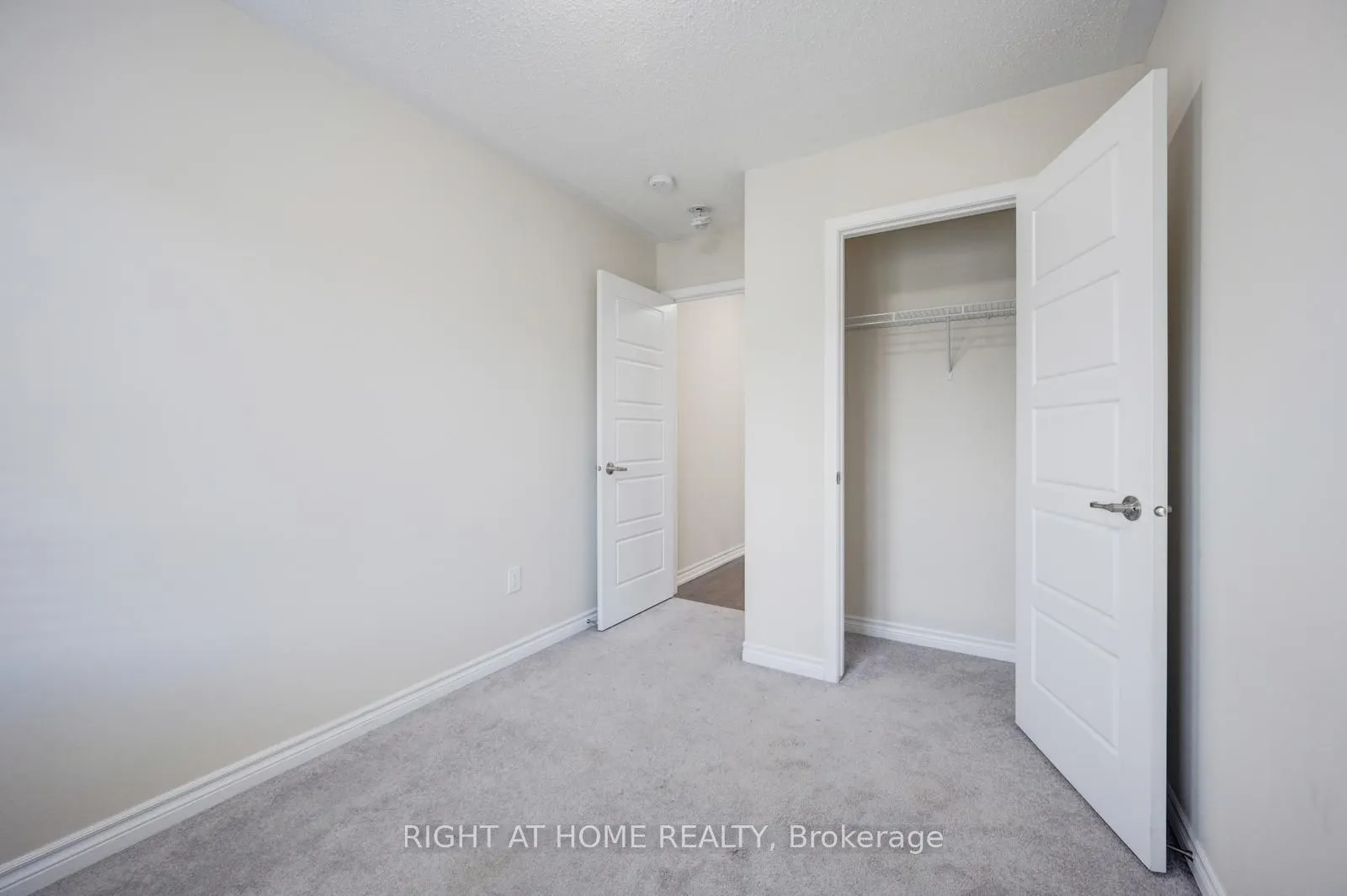 3082 Harbell Gate