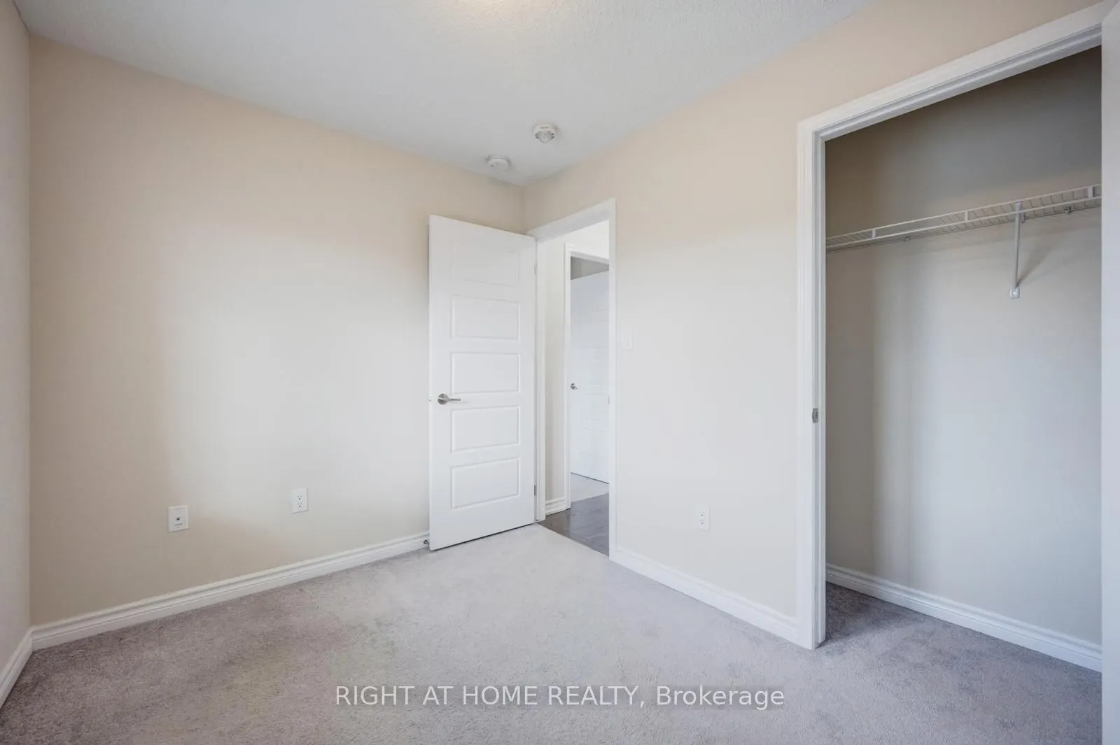 3082 Harbell Gate
