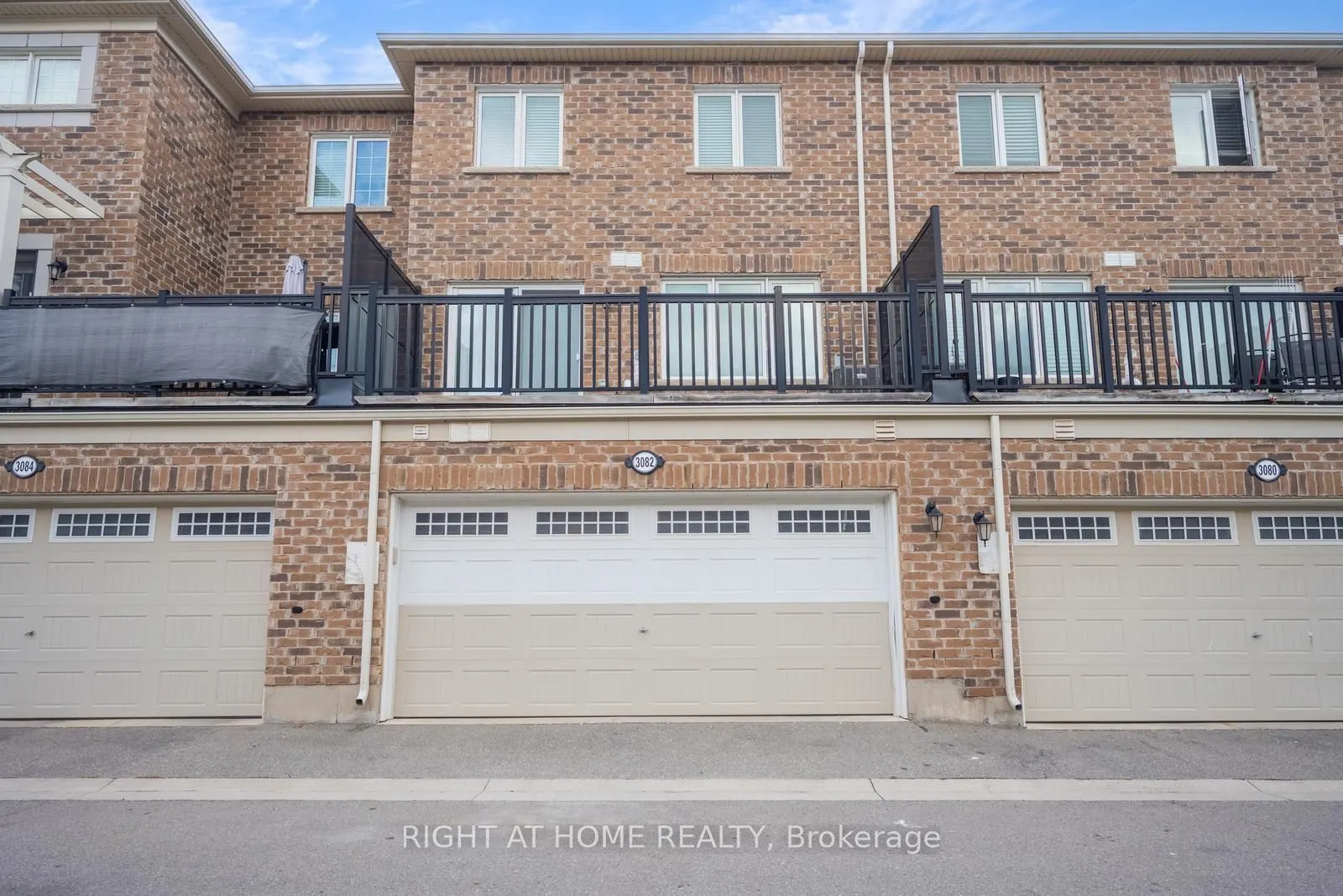 3082 Harbell Gate