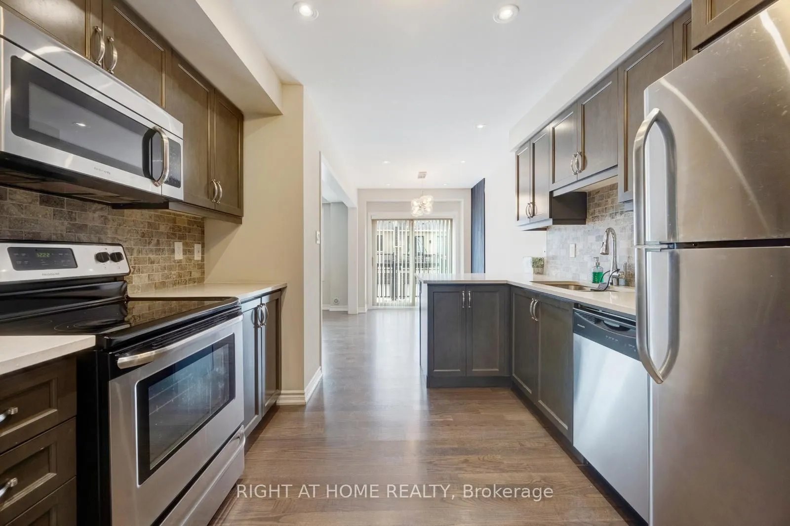 3082 Harbell Gate