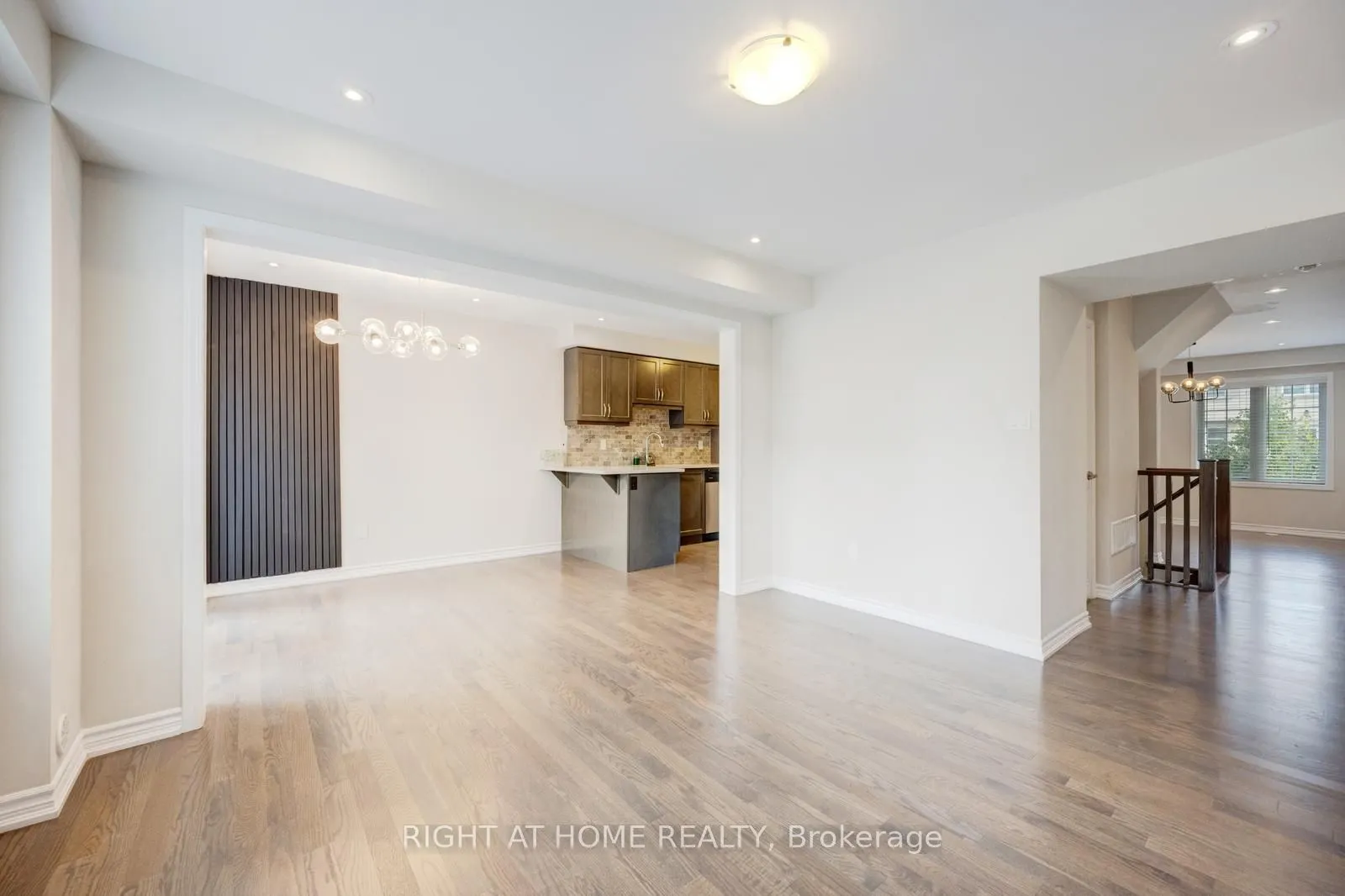 3082 Harbell Gate