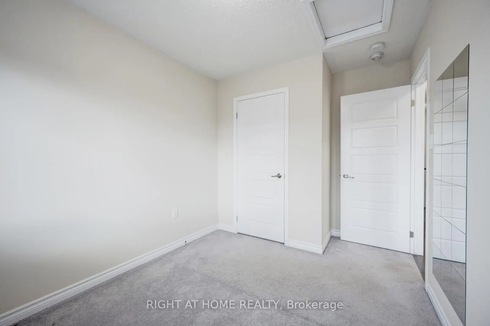 3082 Harbell Gate
