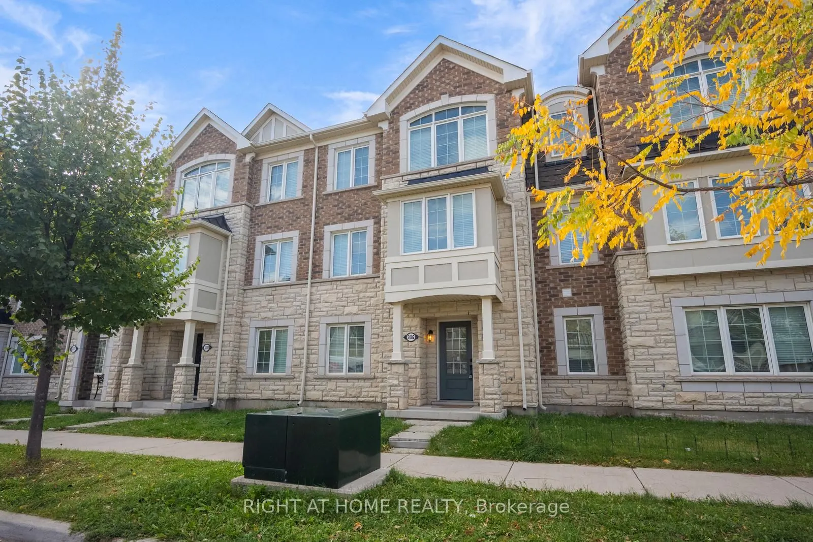 3082 Harbell Gate