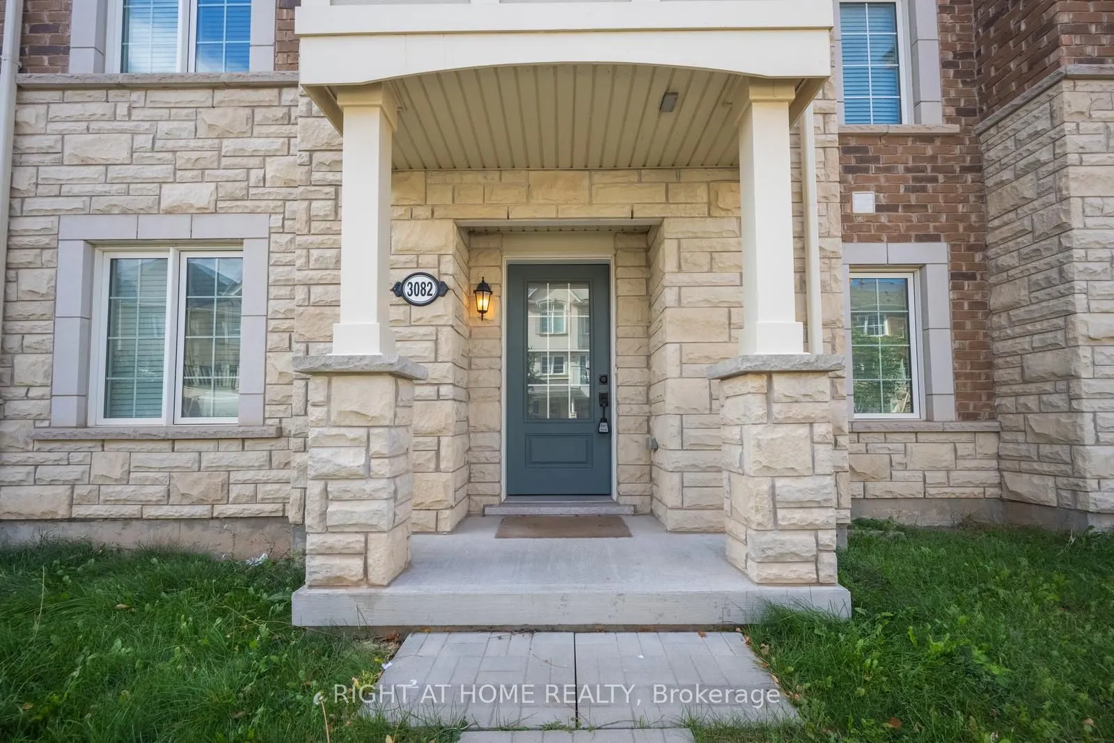 3082 Harbell Gate