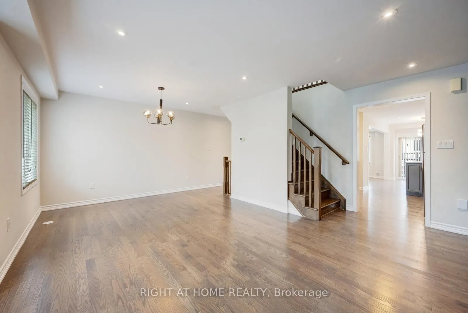 3082 Harbell Gate