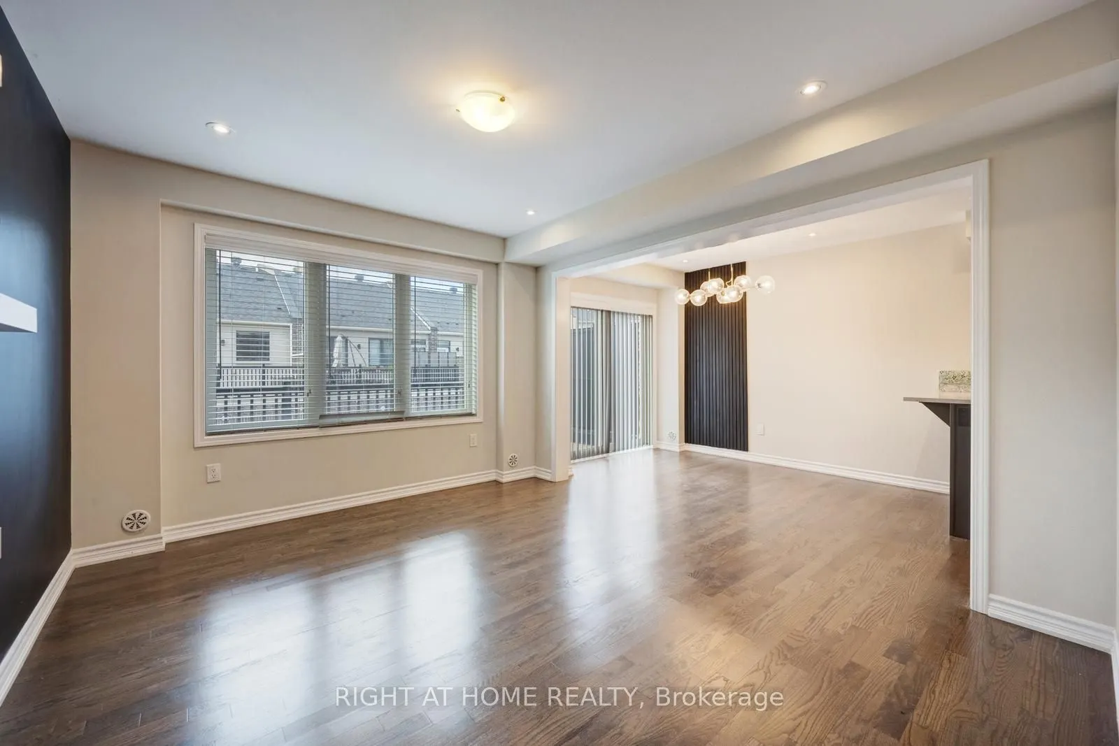 3082 Harbell Gate