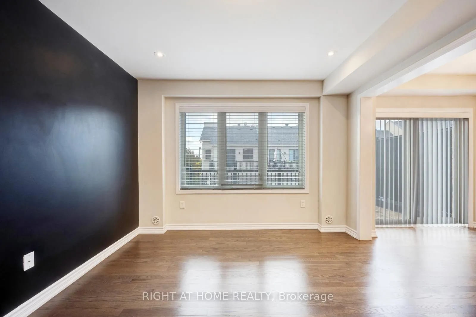 3082 Harbell Gate