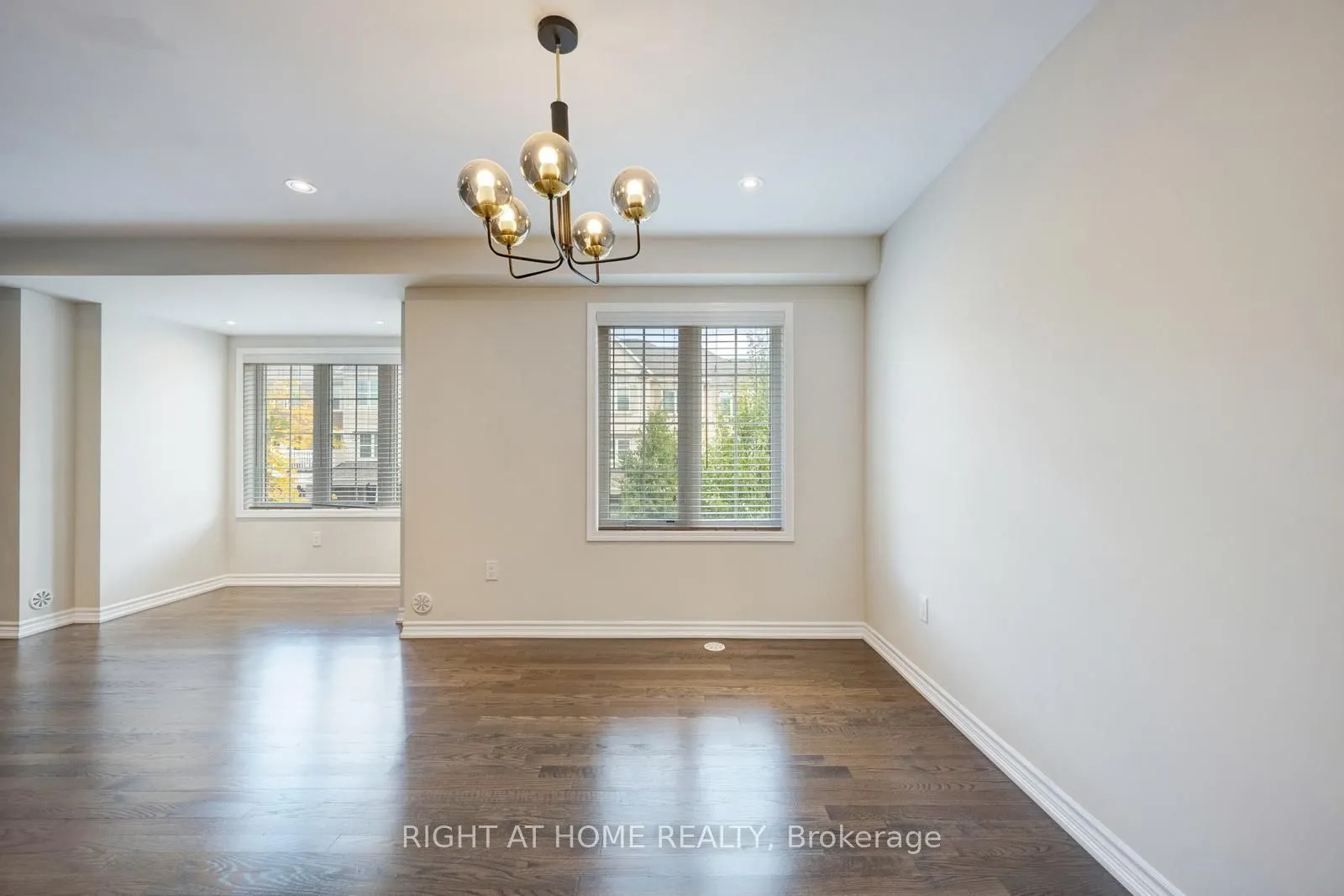 3082 Harbell Gate