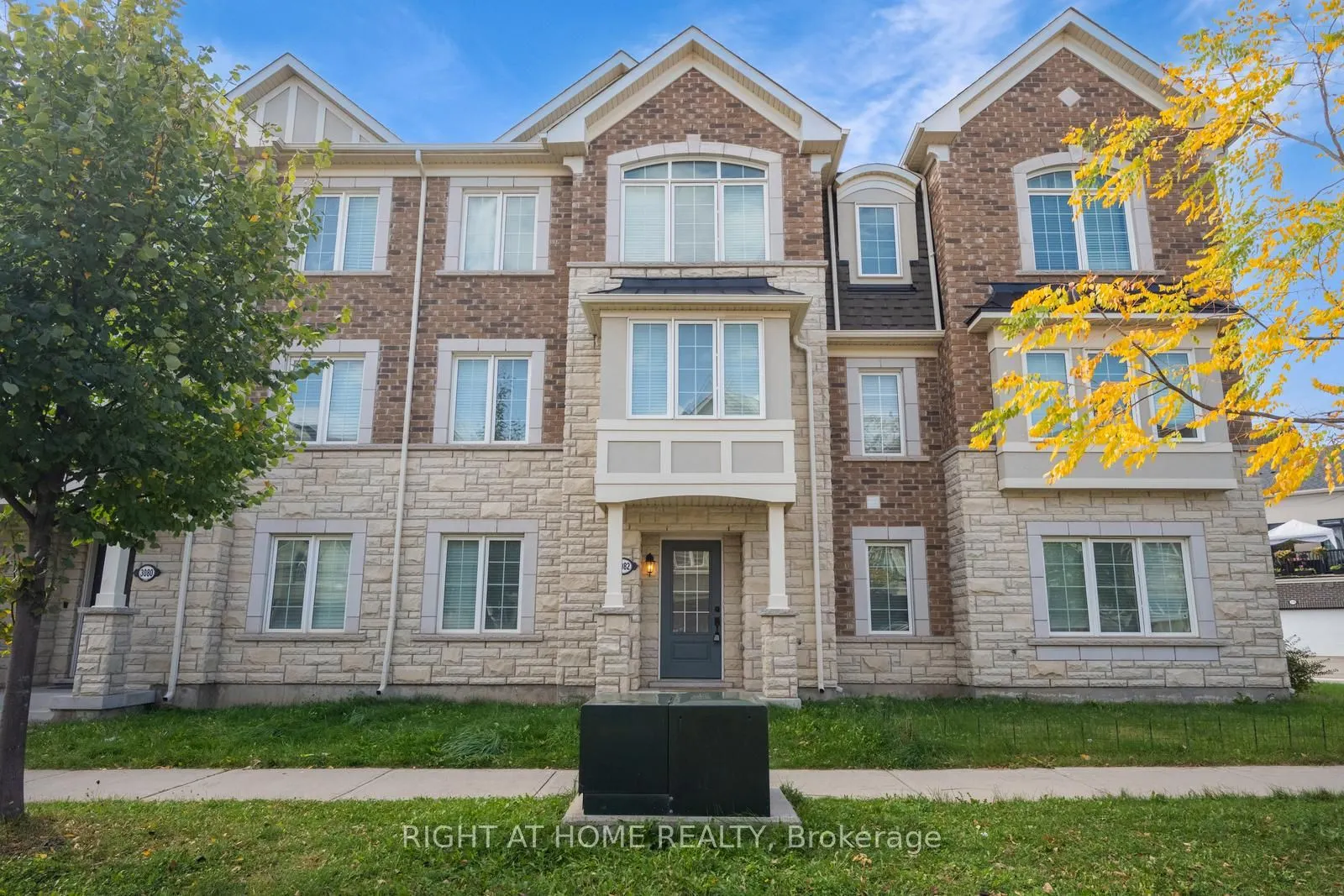 3082 Harbell Gate