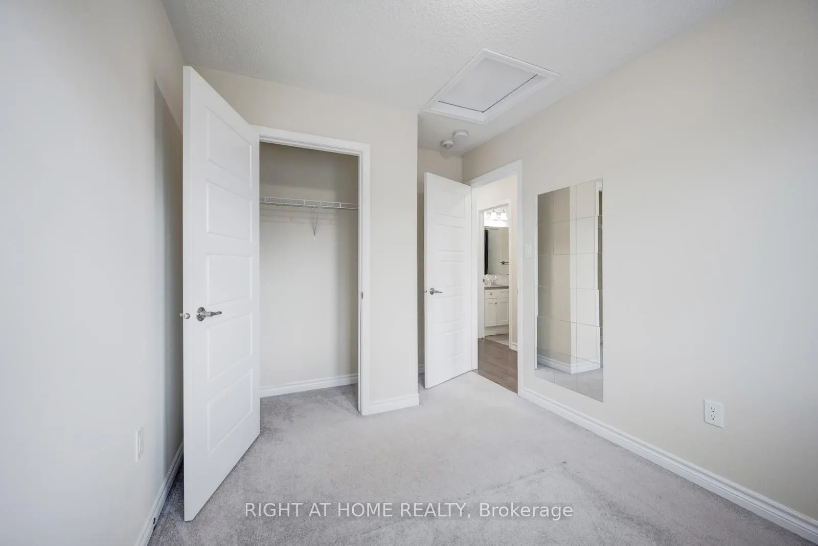 3082 Harbell Gate