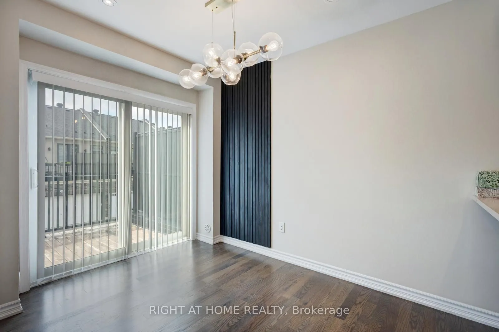 3082 Harbell Gate