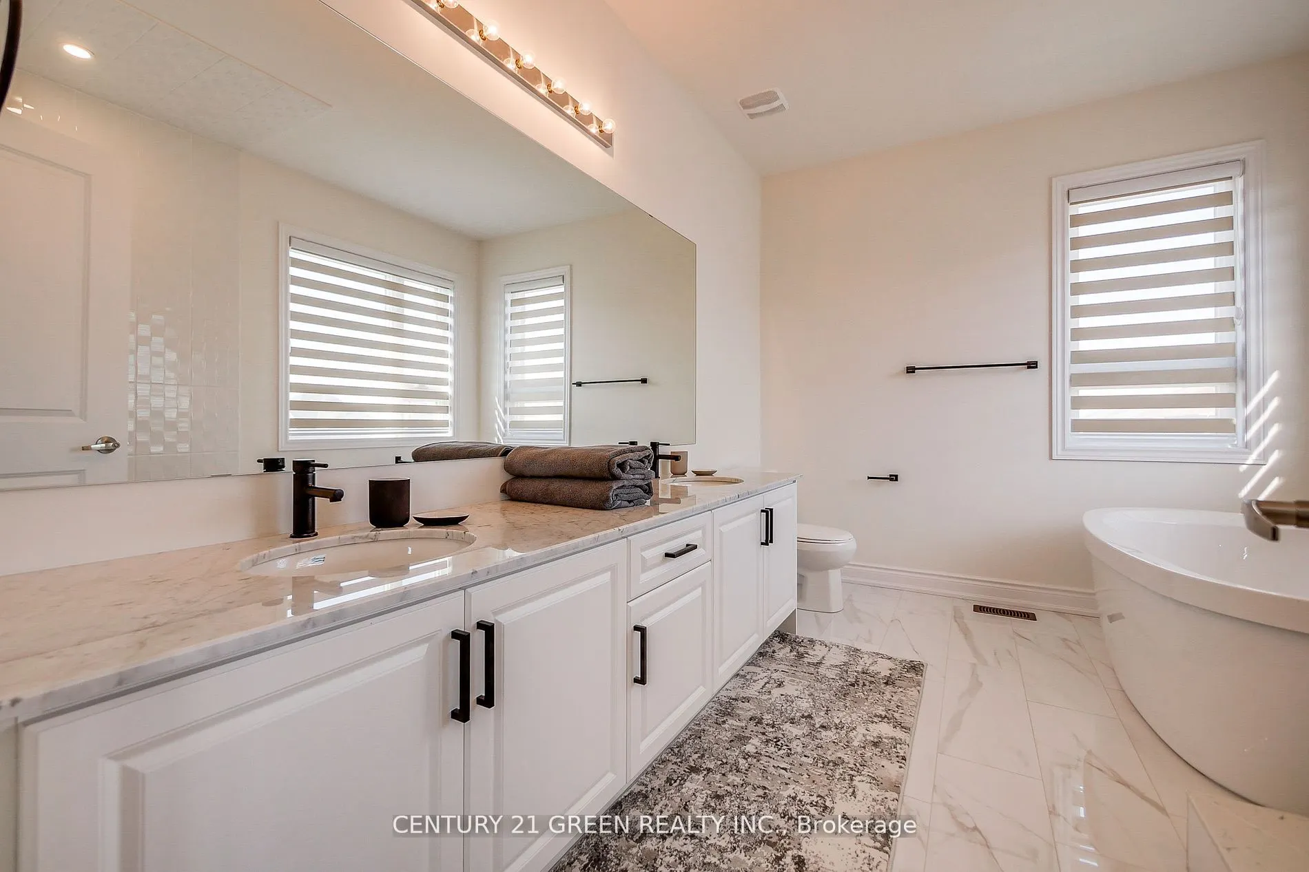 36 Brentwick Drive, #Upper Level