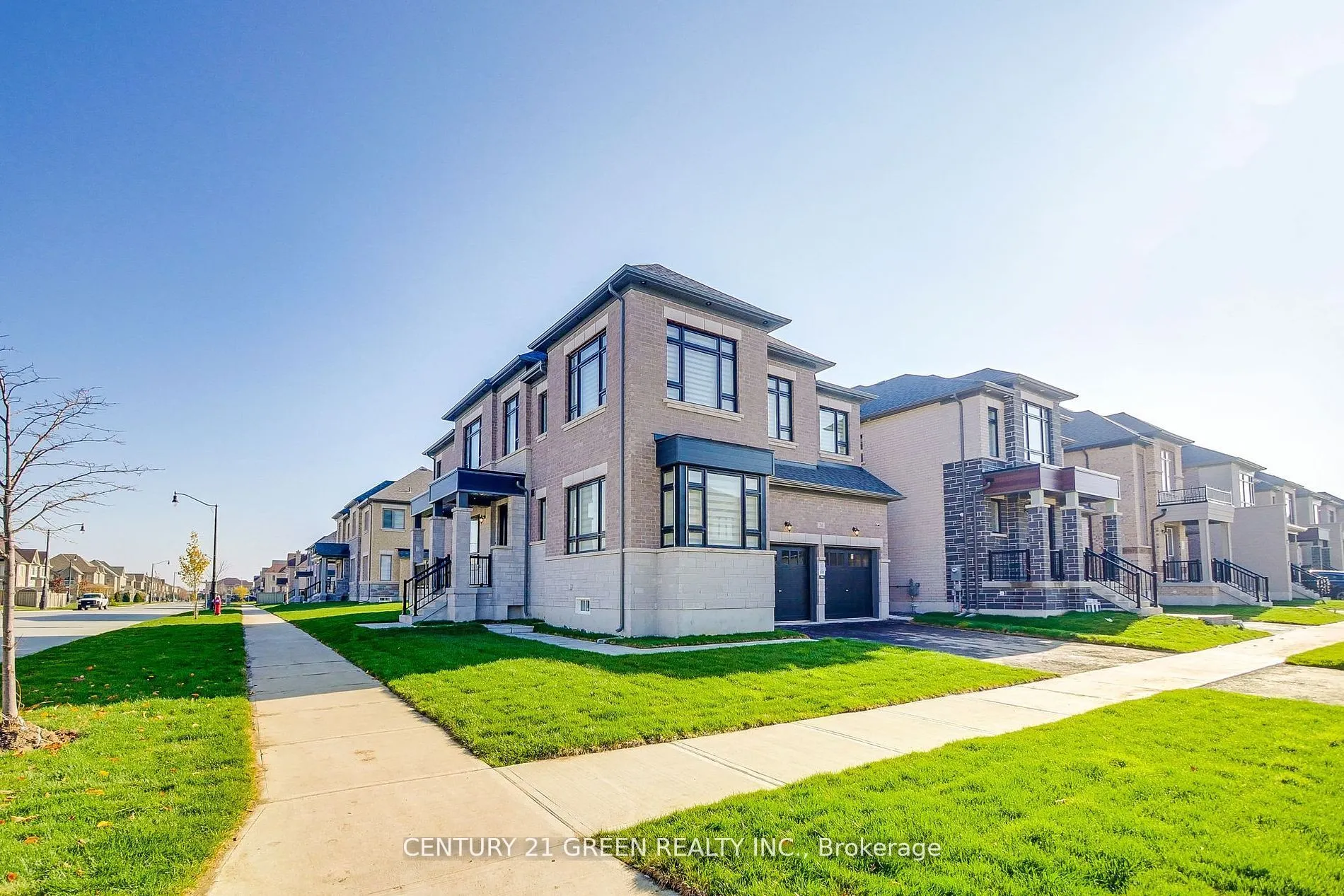 36 Brentwick Drive, #Upper Level