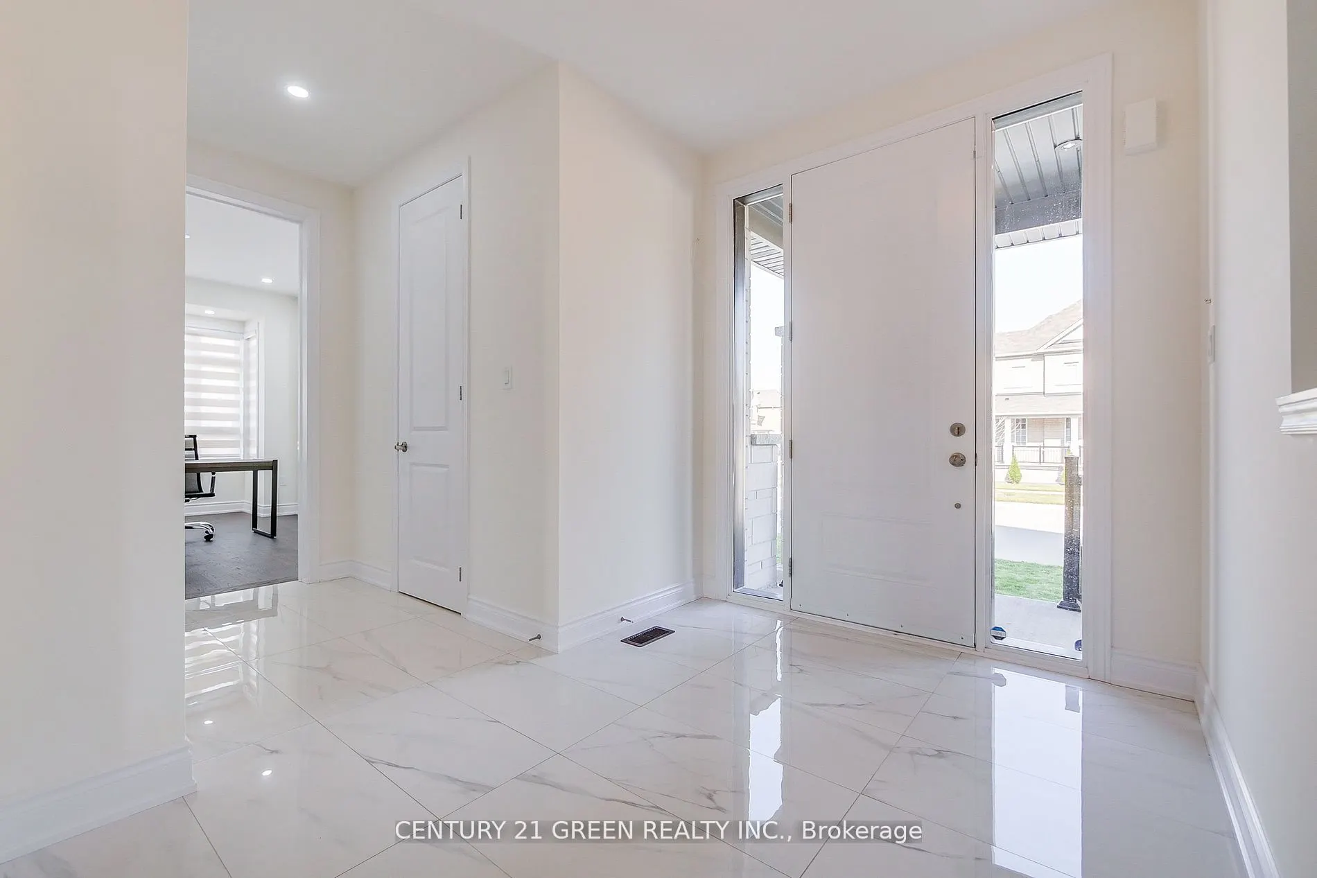 36 Brentwick Drive, #Upper Level