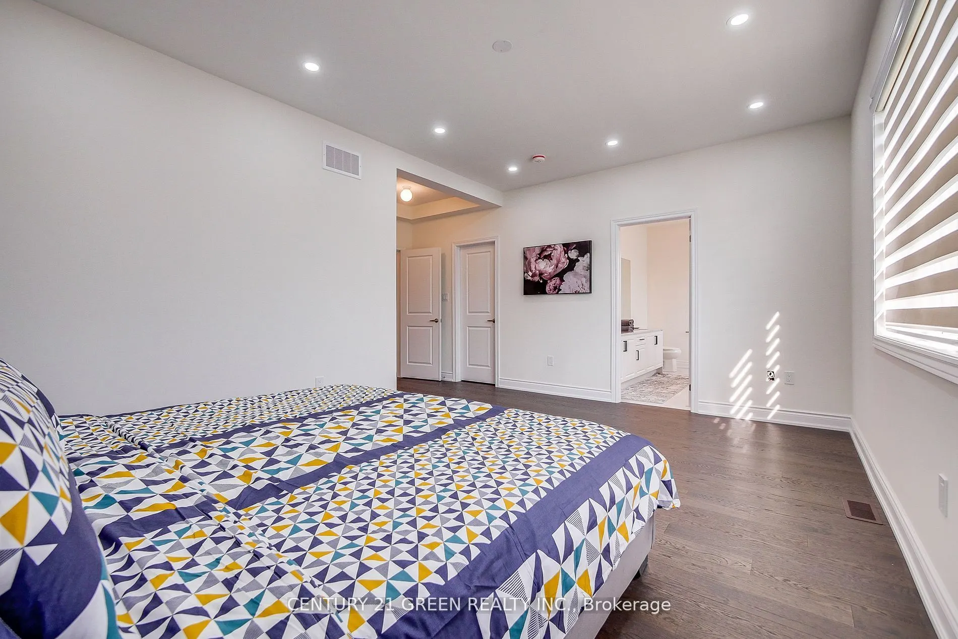 36 Brentwick Drive, #Upper Level
