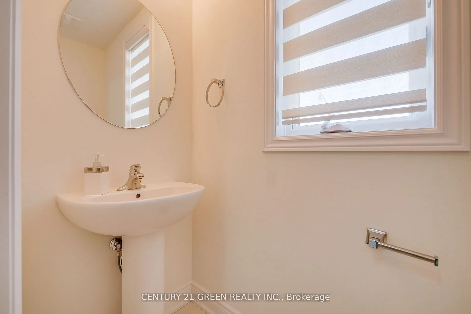 36 Brentwick Drive, #Upper Level