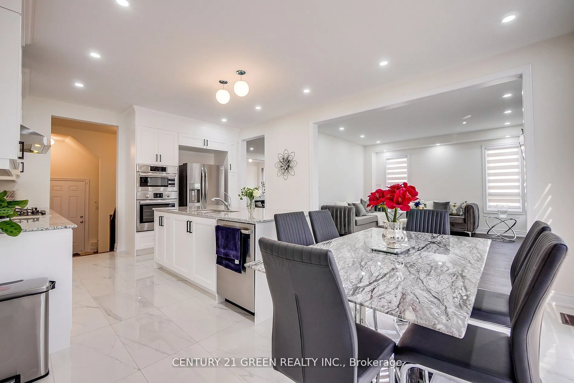 36 Brentwick Drive, #Upper Level