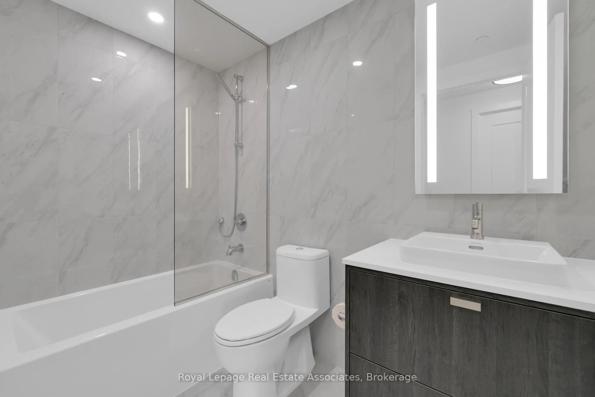 259 The Kingsway, #421