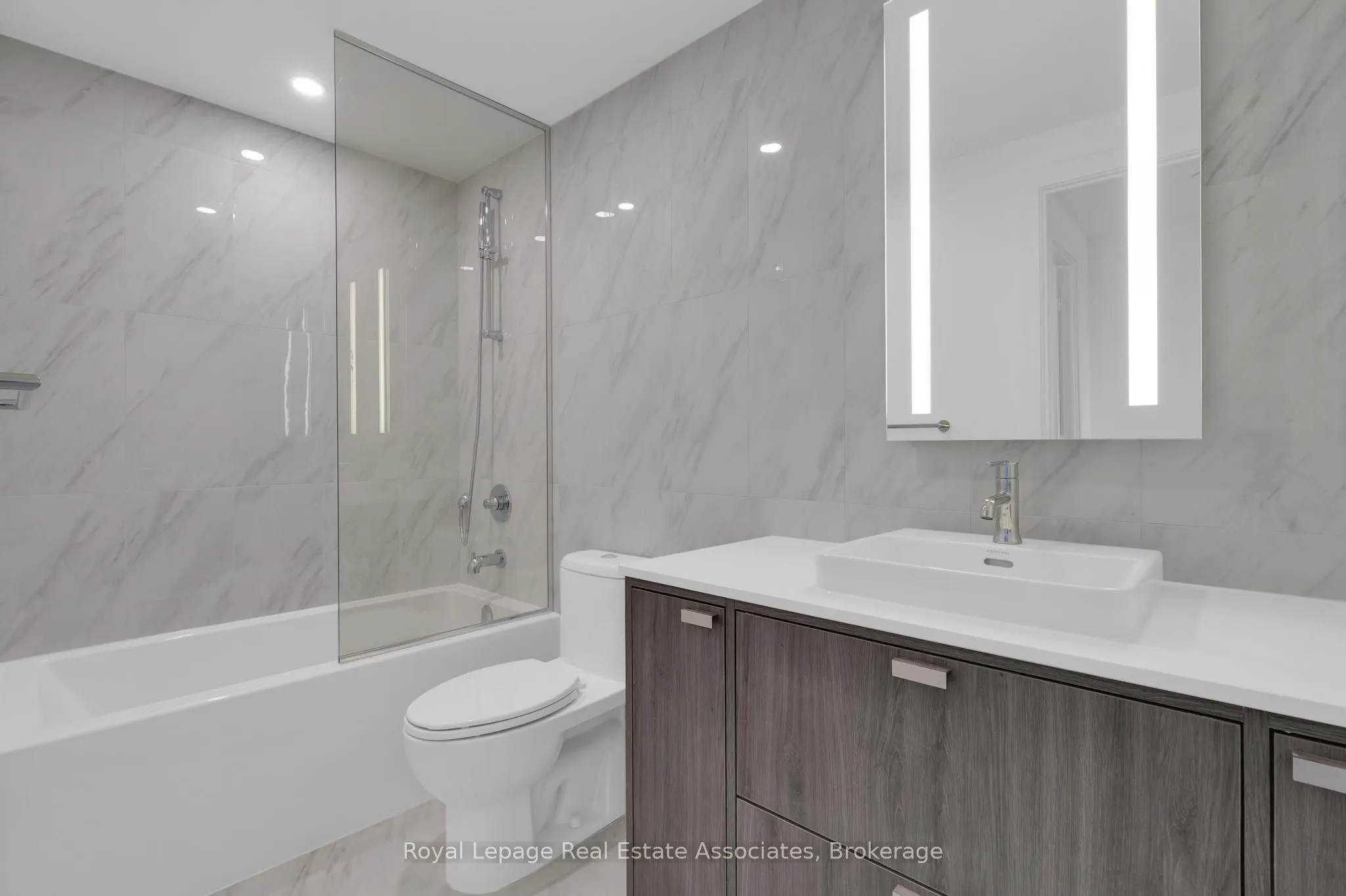 259 The Kingsway, #421