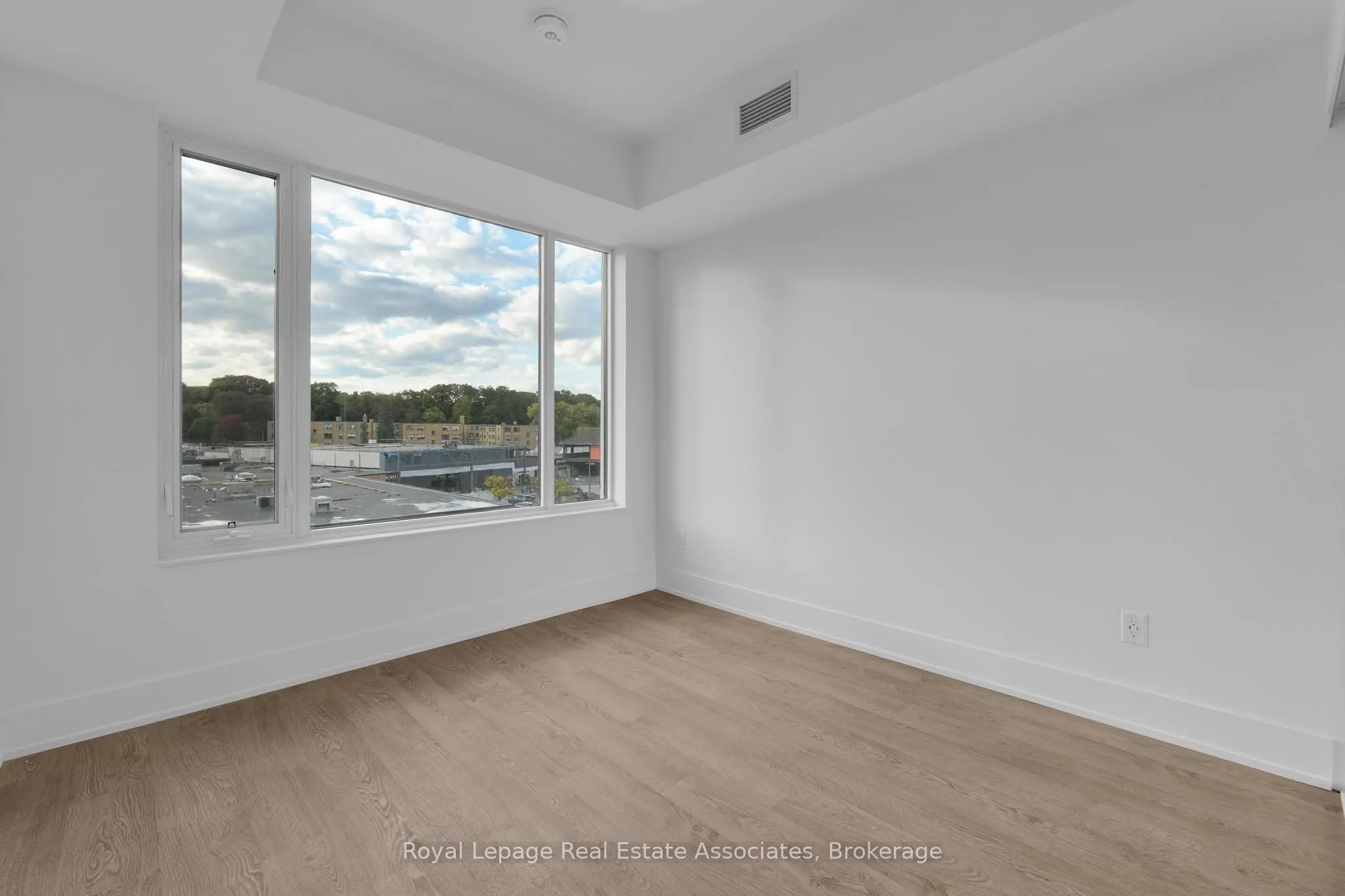 259 The Kingsway, #415