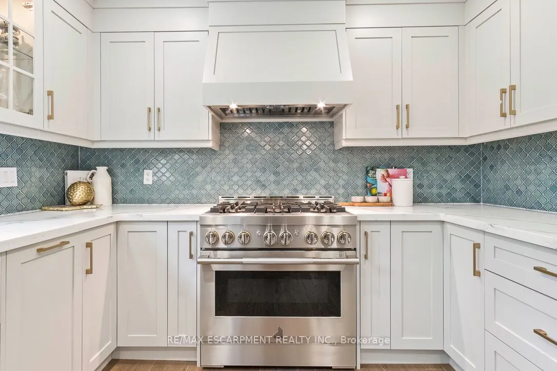 1294 GATEHOUSE Drive