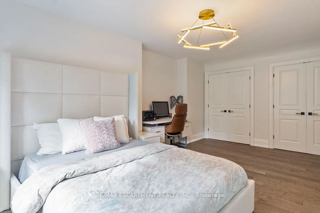 1294 GATEHOUSE Drive