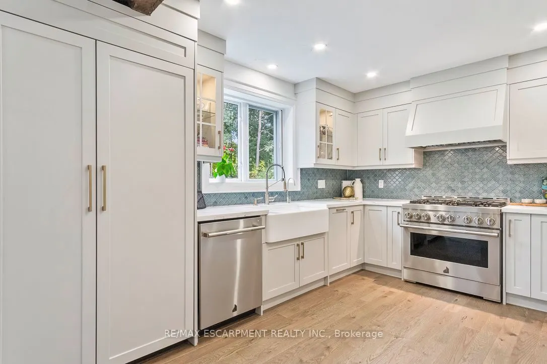 1294 GATEHOUSE Drive