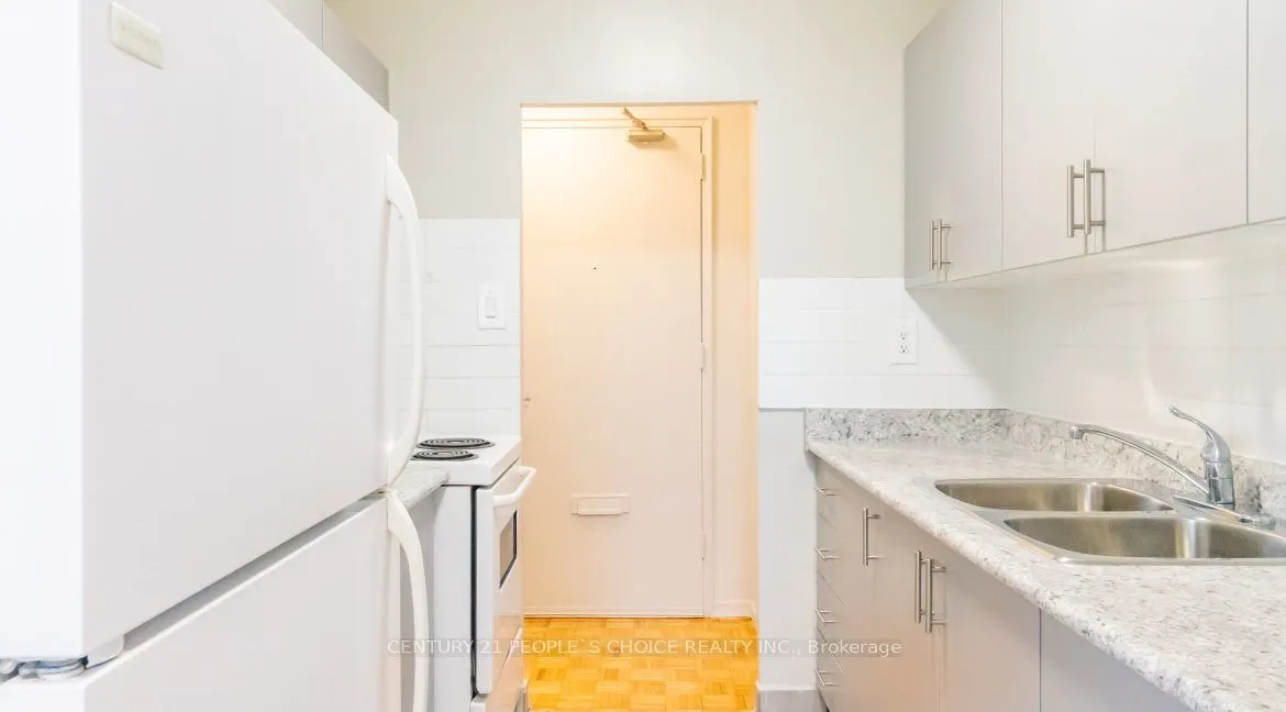 1061 Seneca Avenue, #501