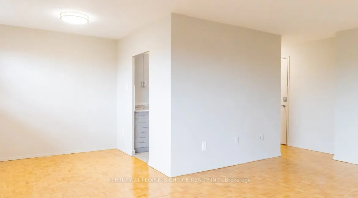 1061 Seneca Avenue, #501