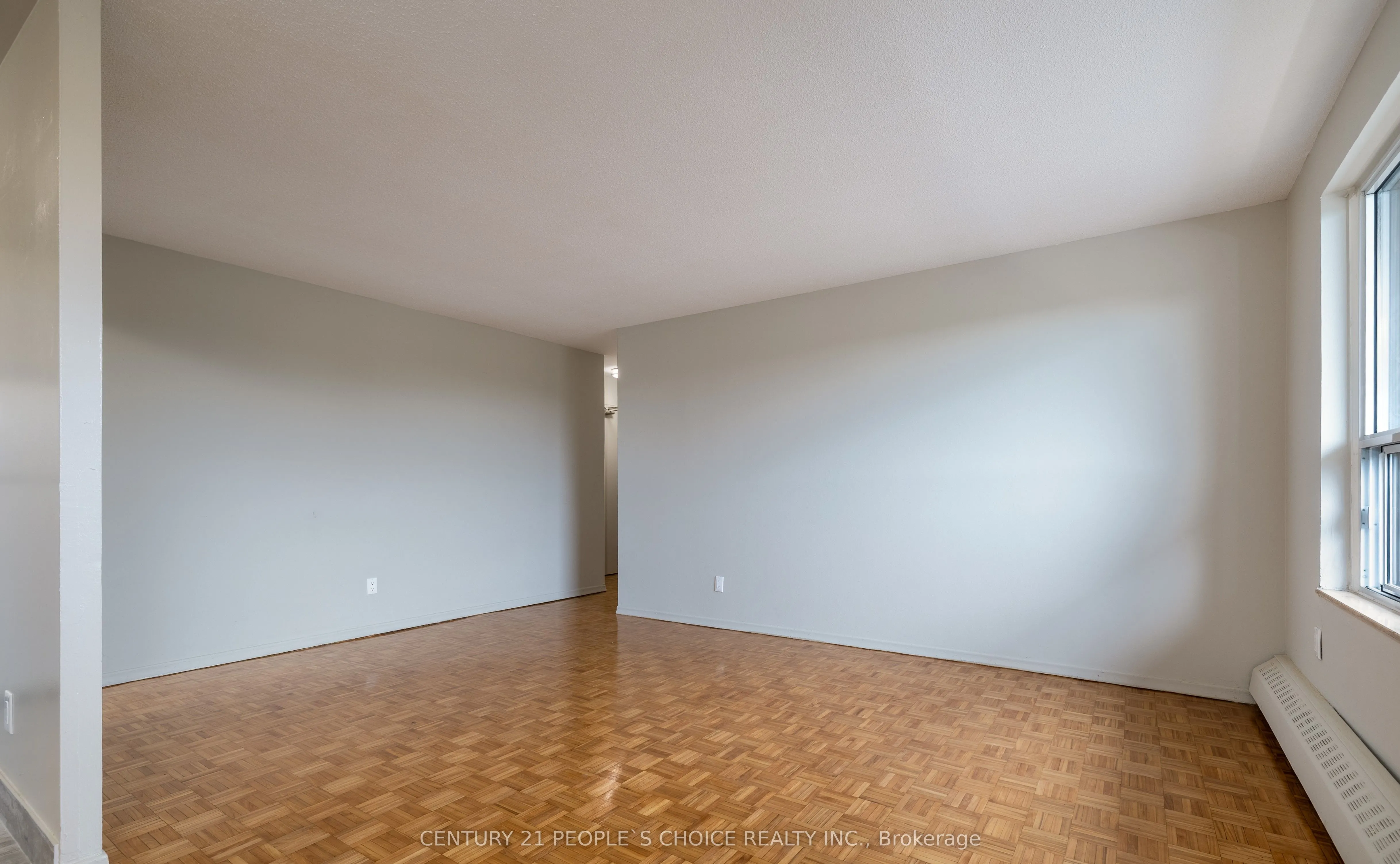 573 North Service Road, #401