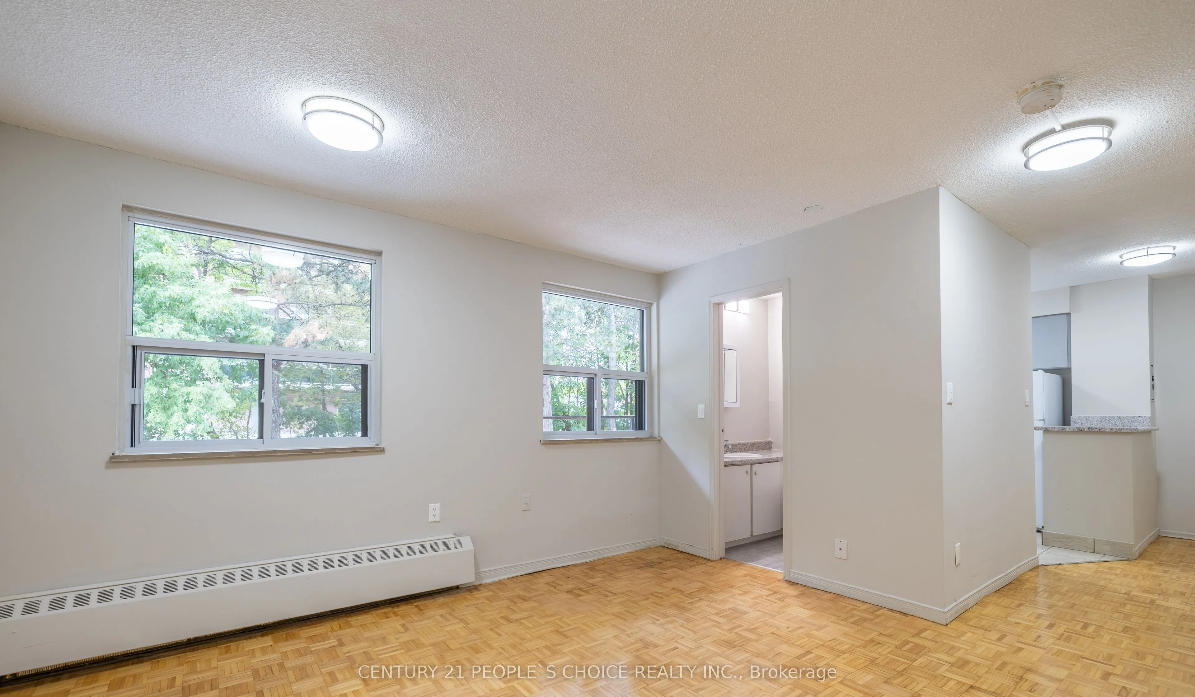 573 North Service Road, #401