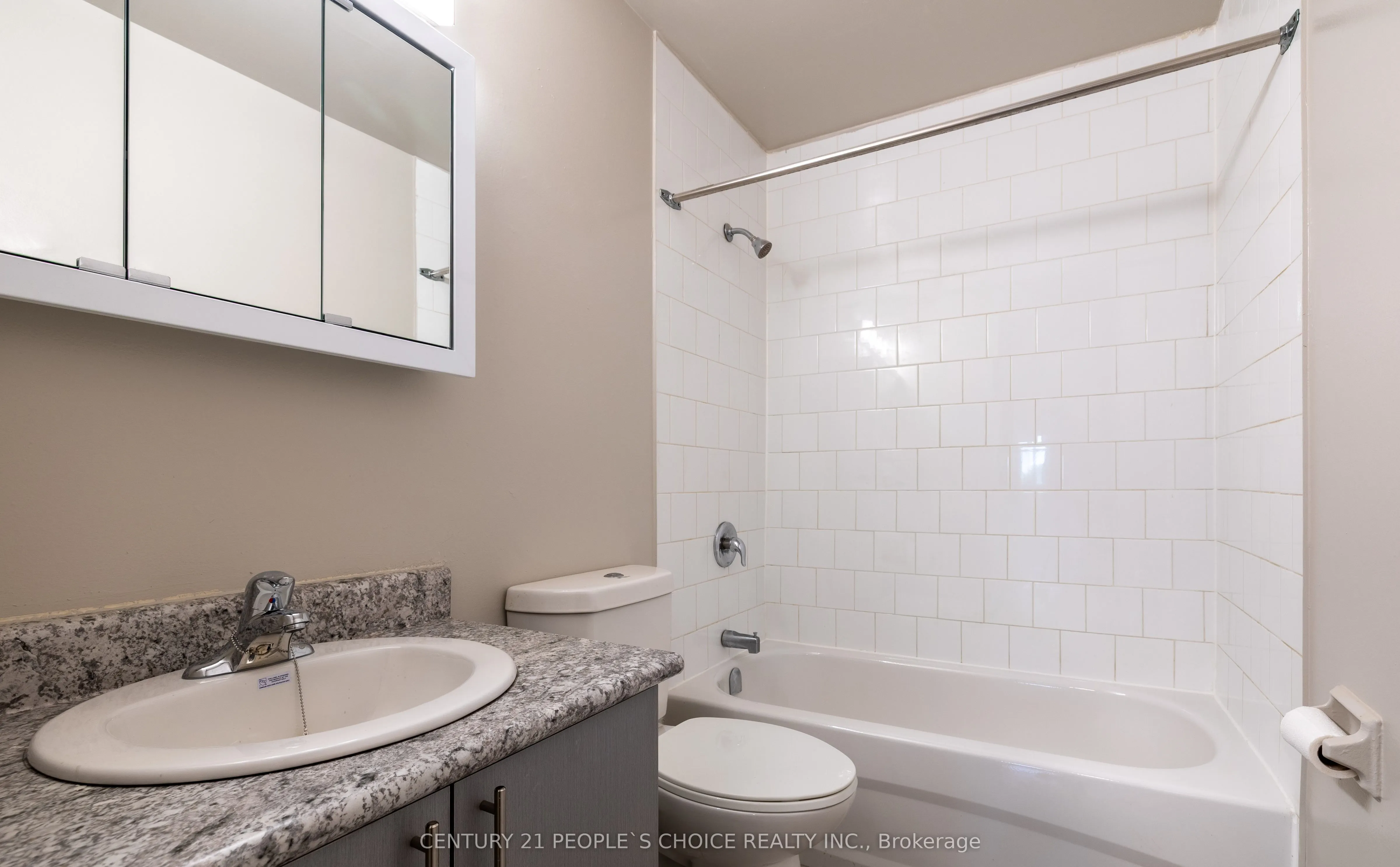 573 North Service Road, #401