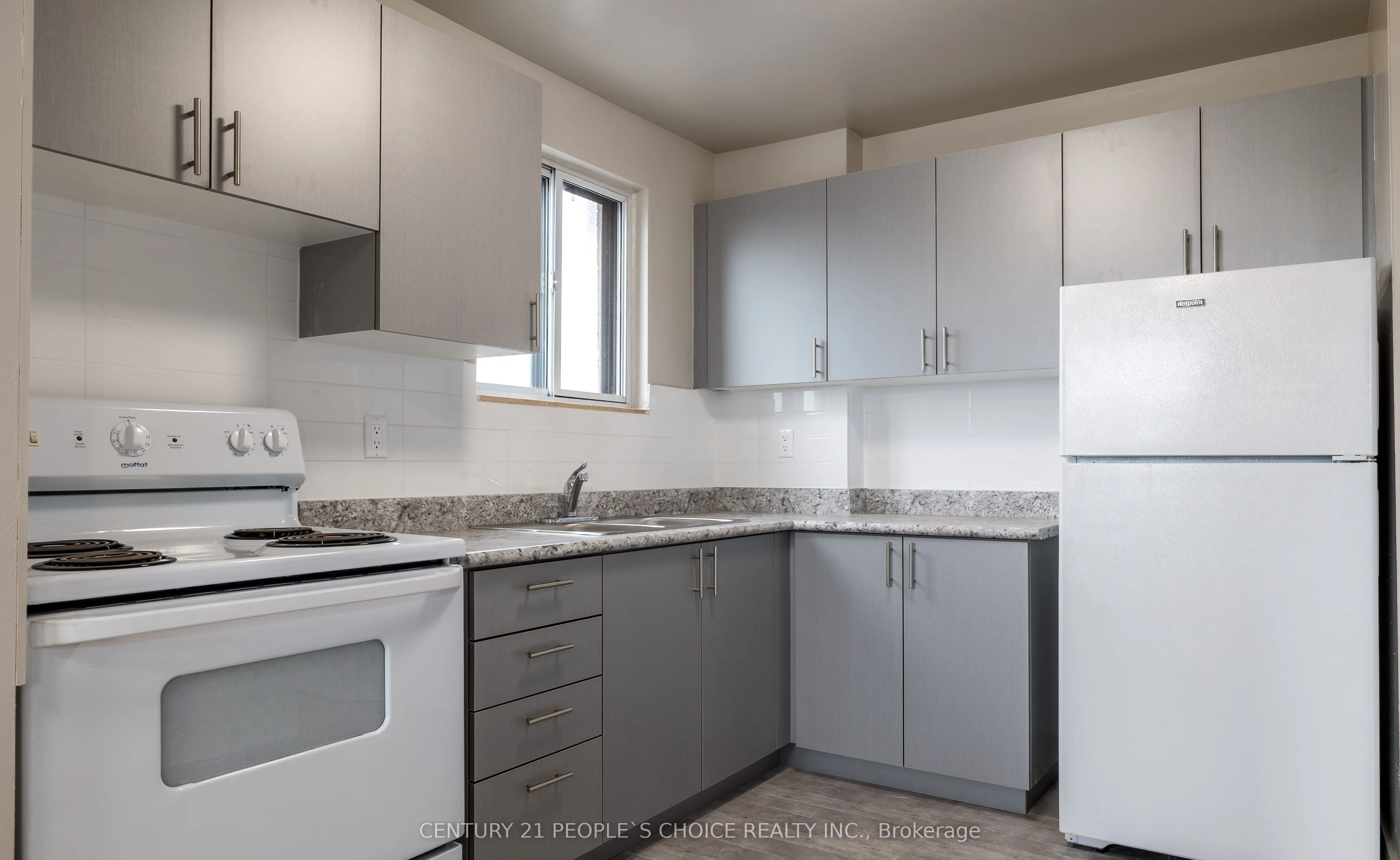 573 North Service Road, #401