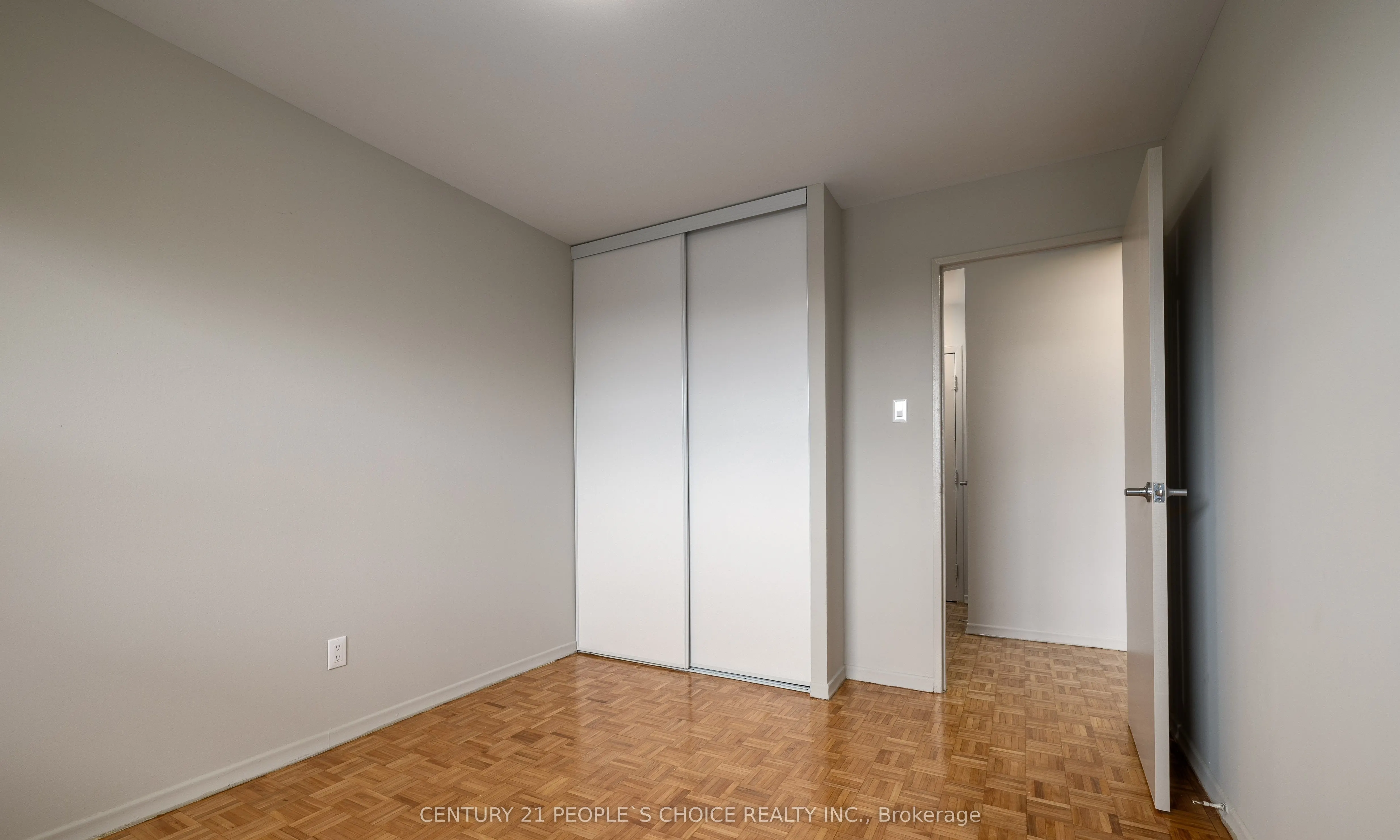 573 North Service Road, #401