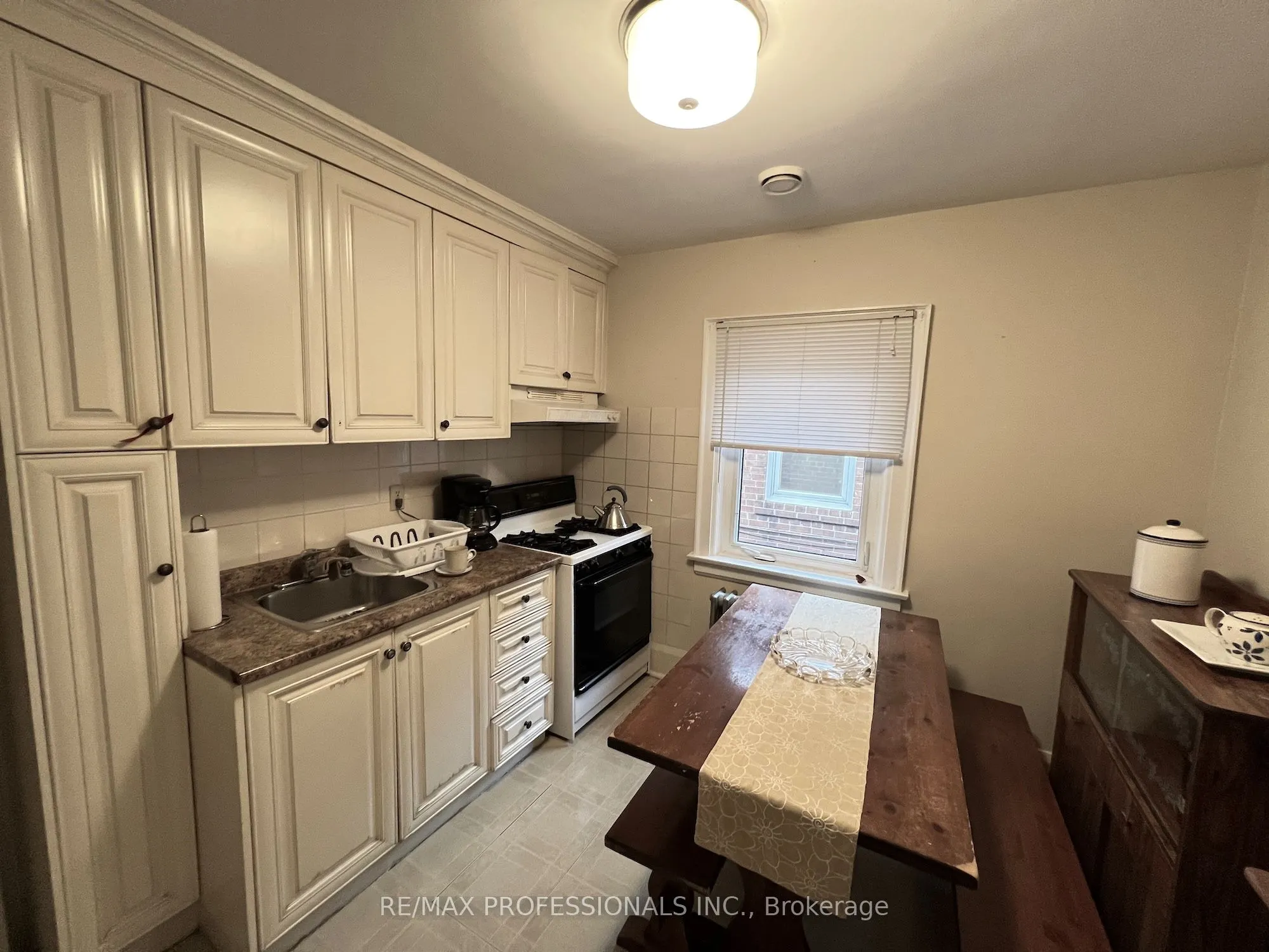 33 Chandos Avenue