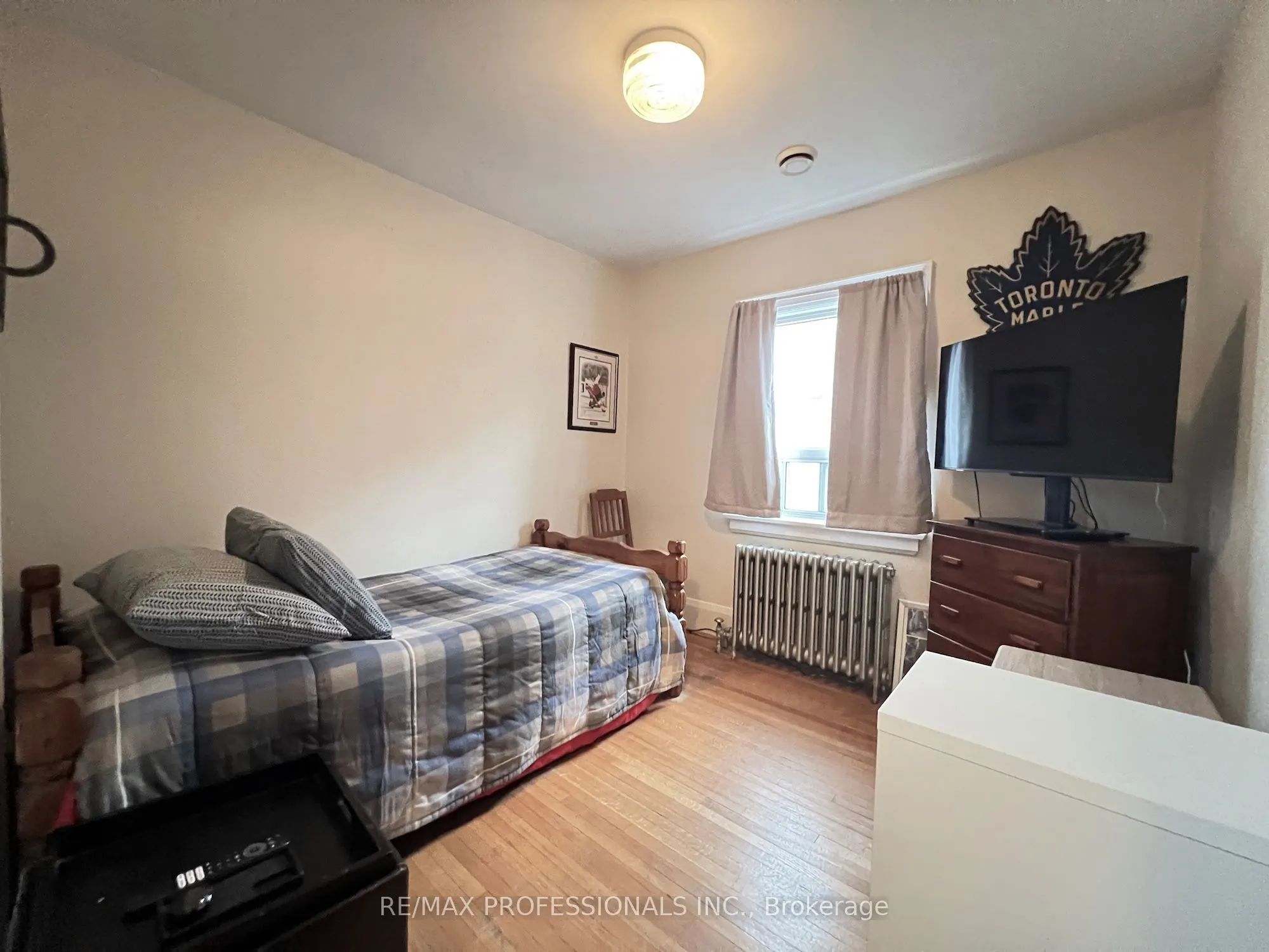 33 Chandos Avenue