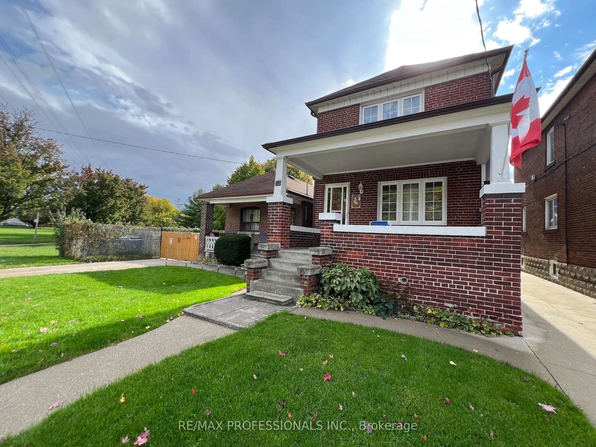 33 Chandos Avenue