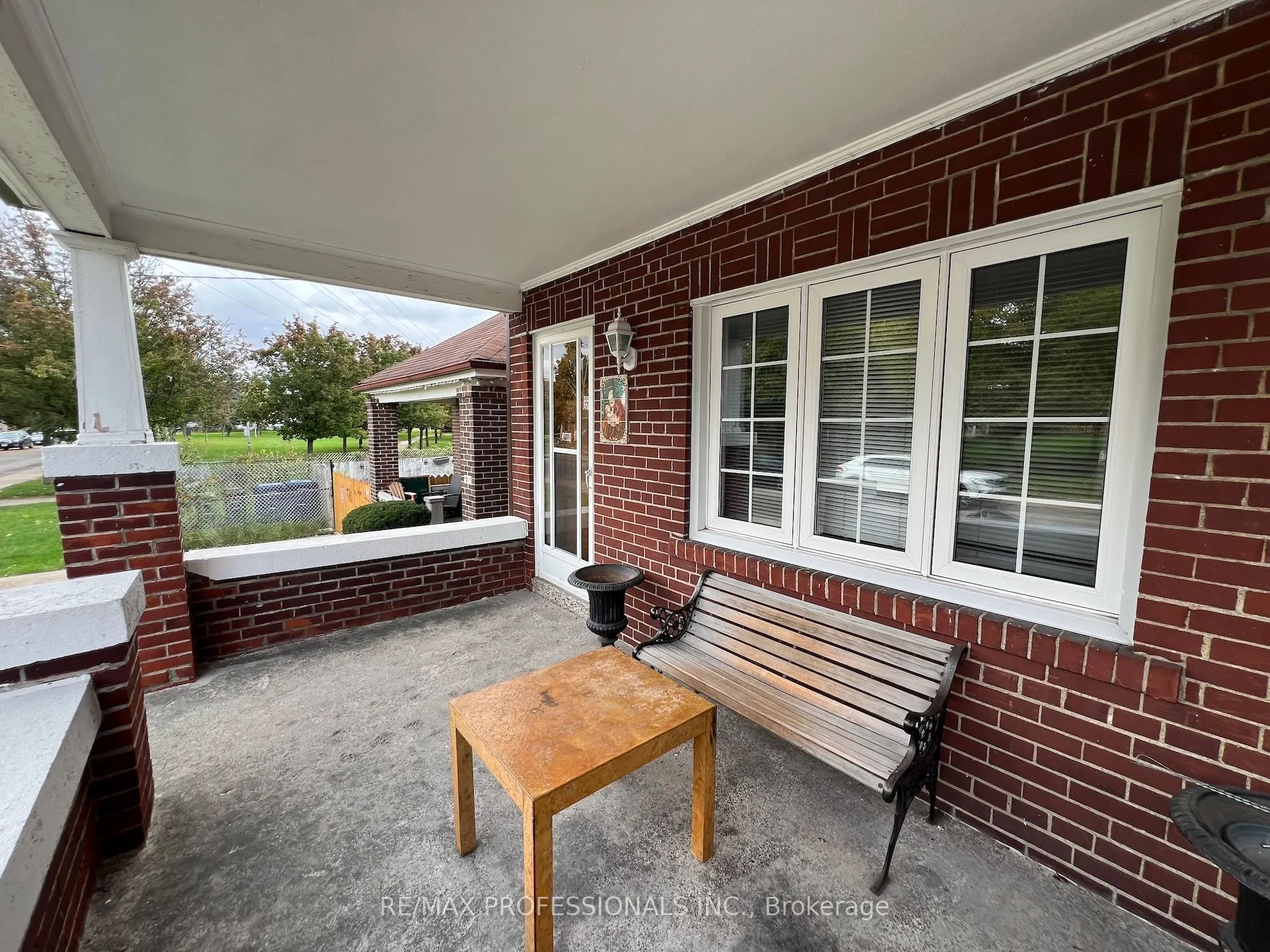 33 Chandos Avenue