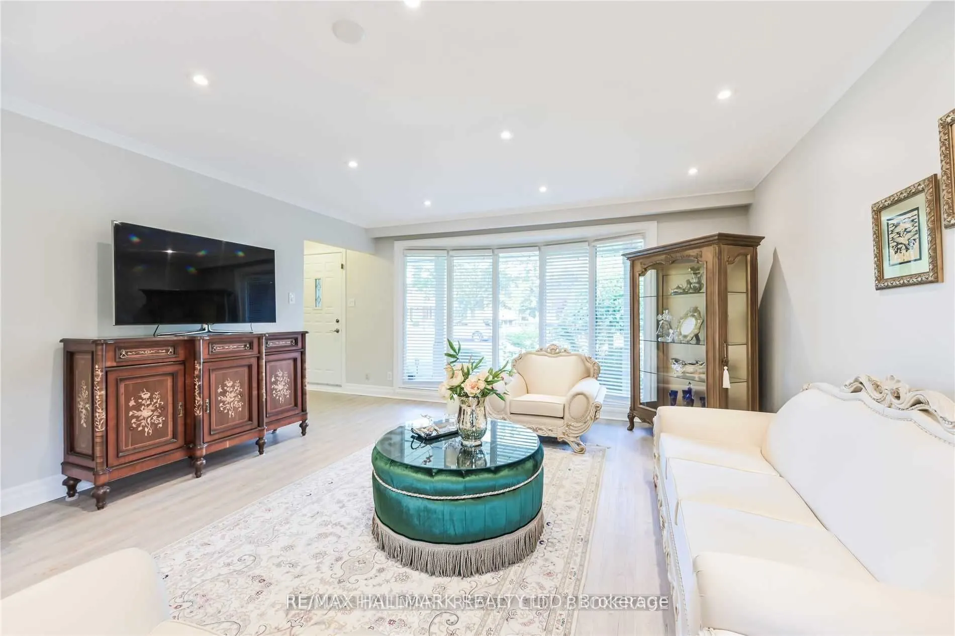 687 Artreva Crescent