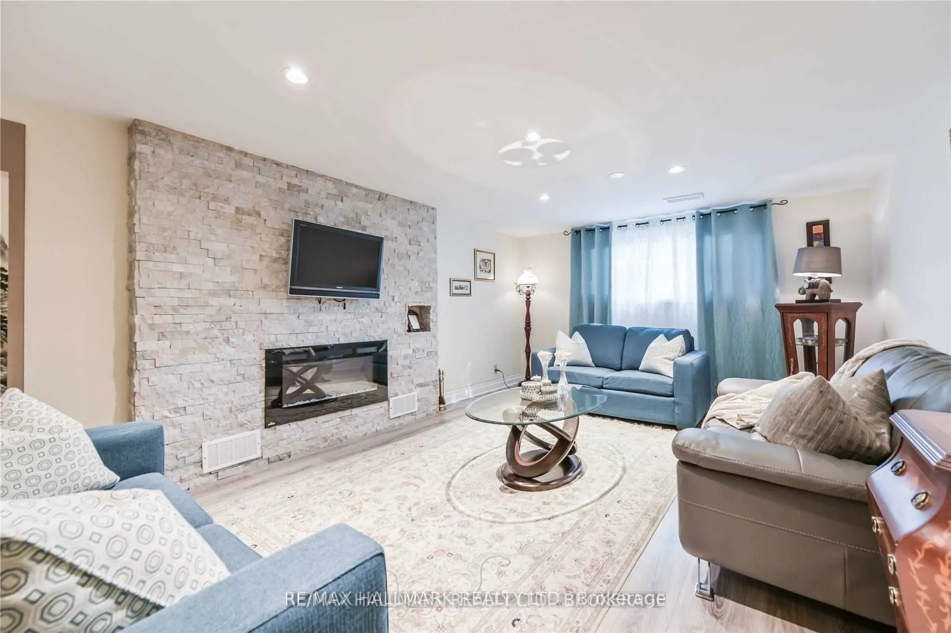 687 Artreva Crescent