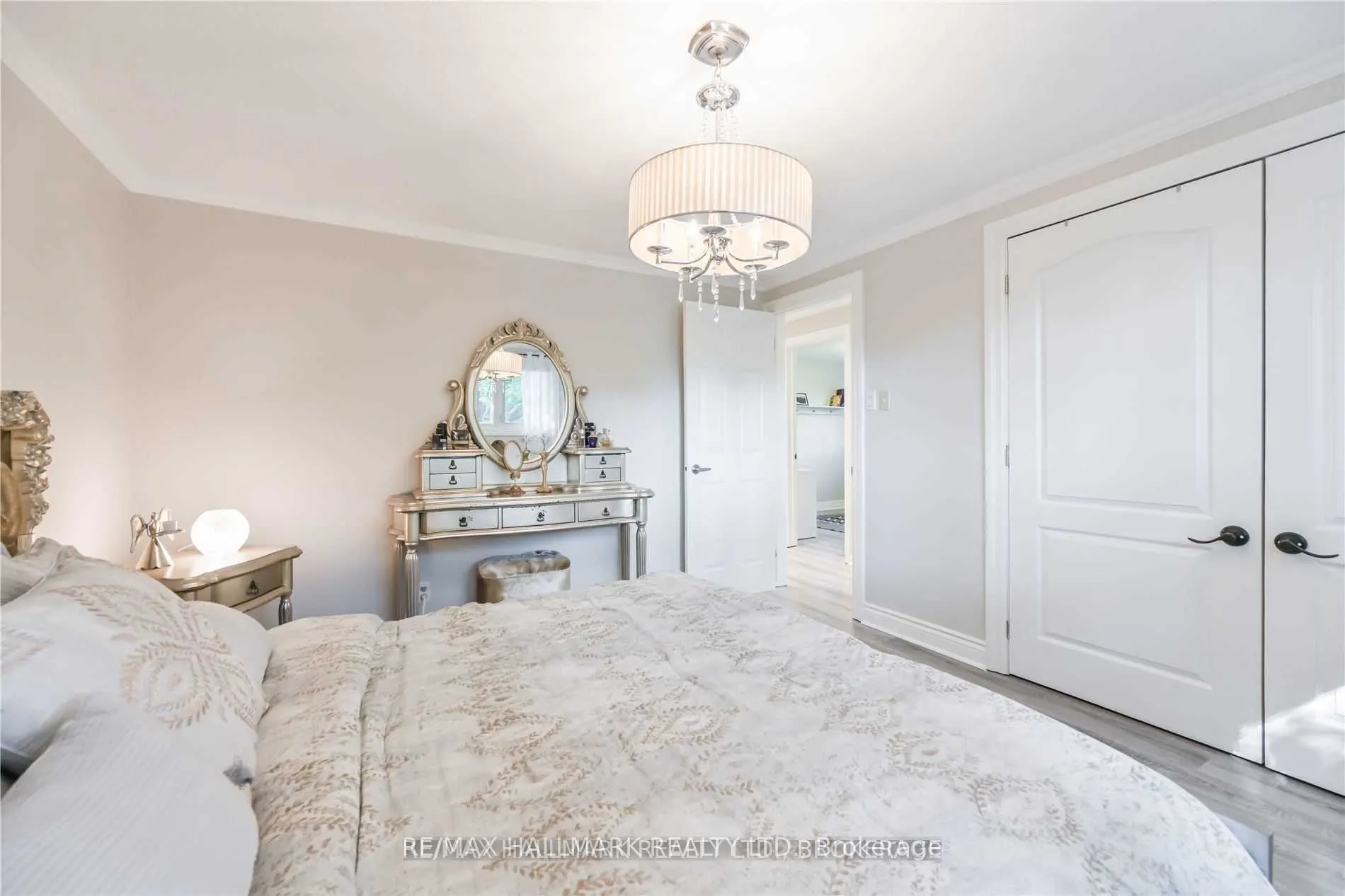 687 Artreva Crescent