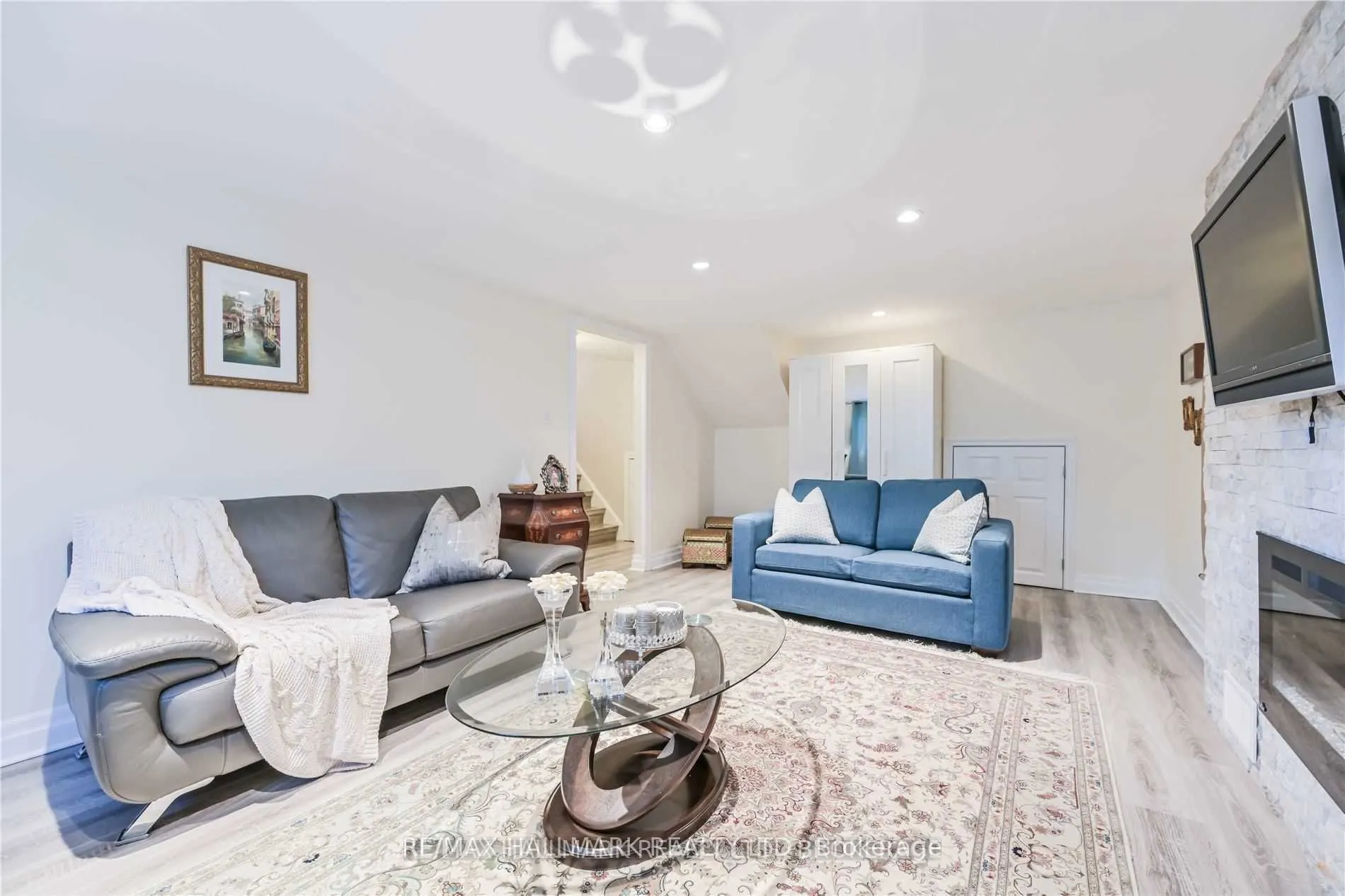 687 Artreva Crescent