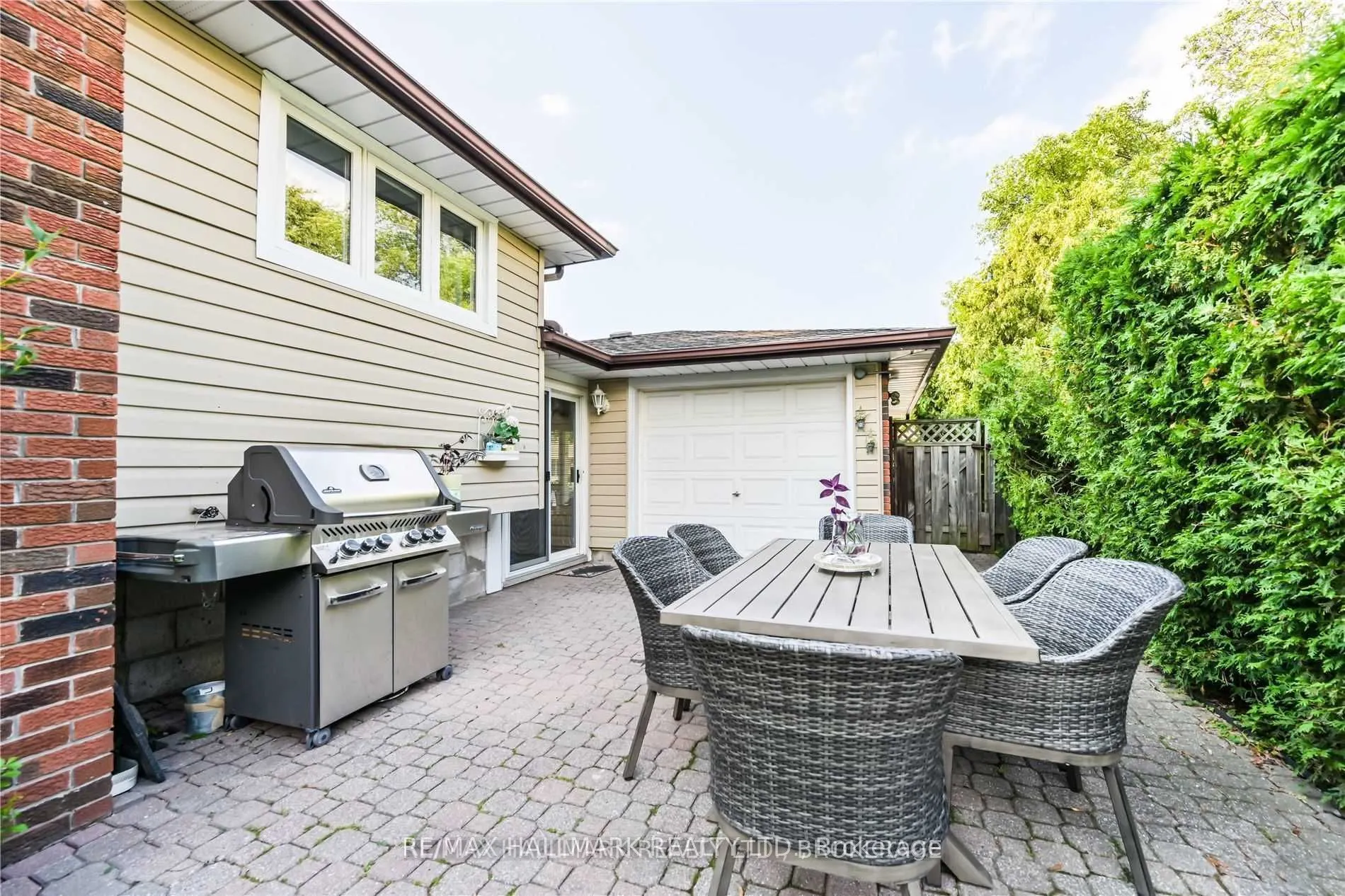 687 Artreva Crescent