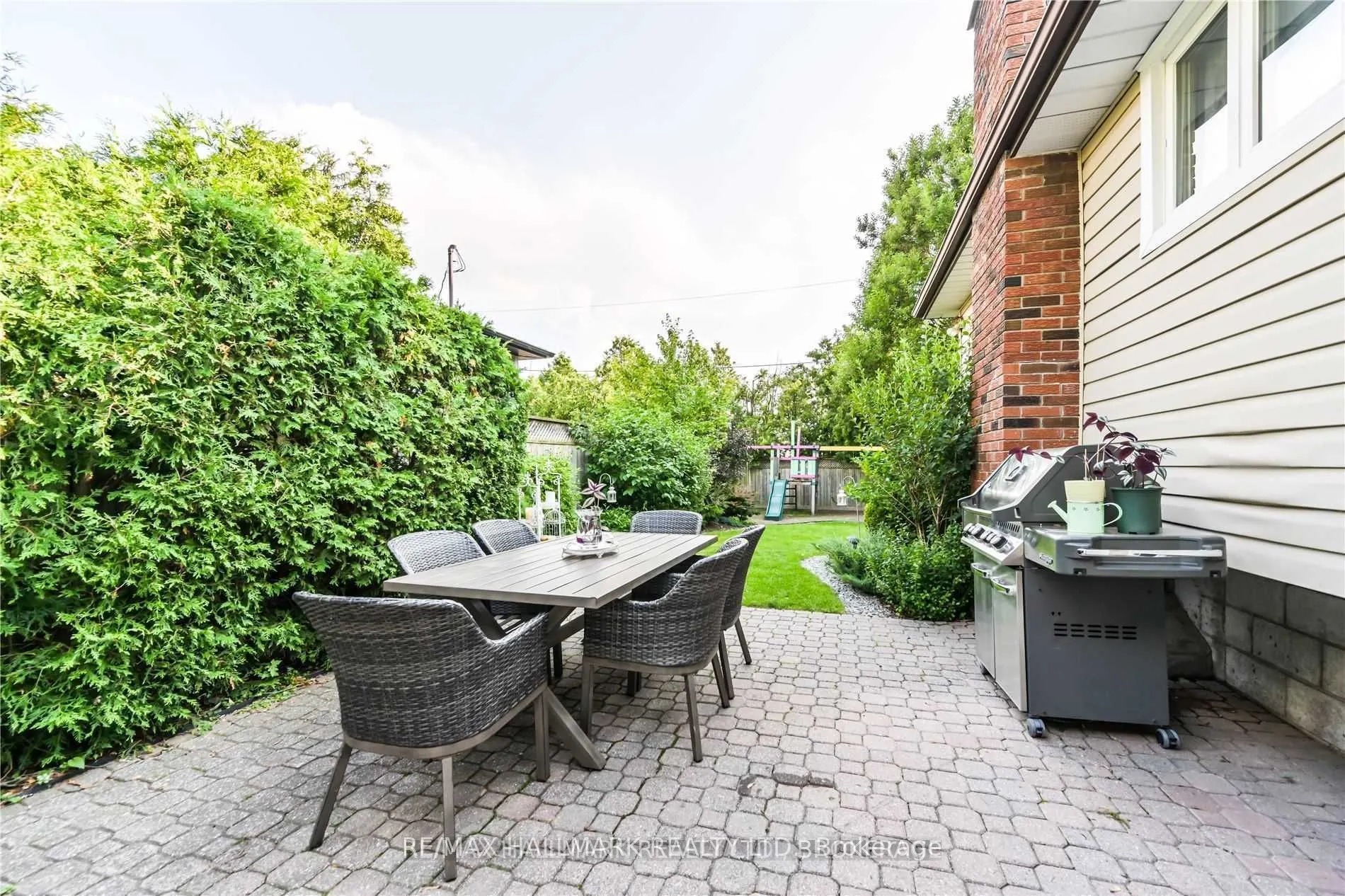 687 Artreva Crescent