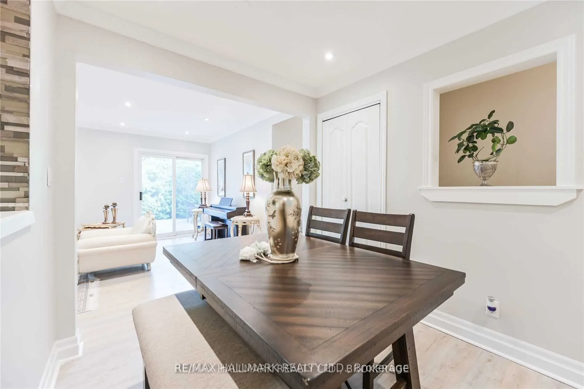 687 Artreva Crescent