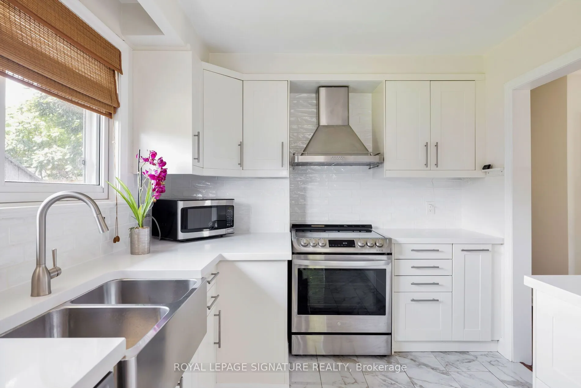 26 Paragon Road, #Main
